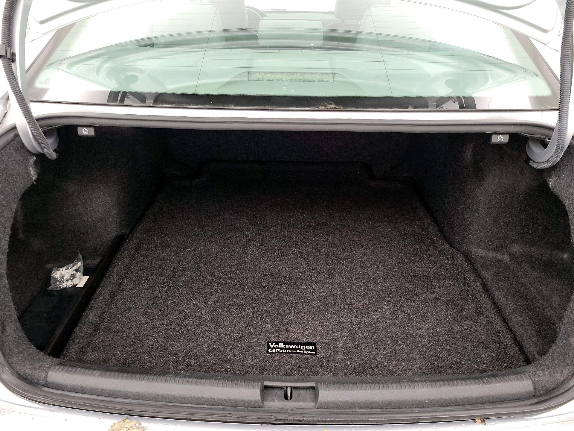 Thumbnail: 2016 Volkswagen Passat - 18