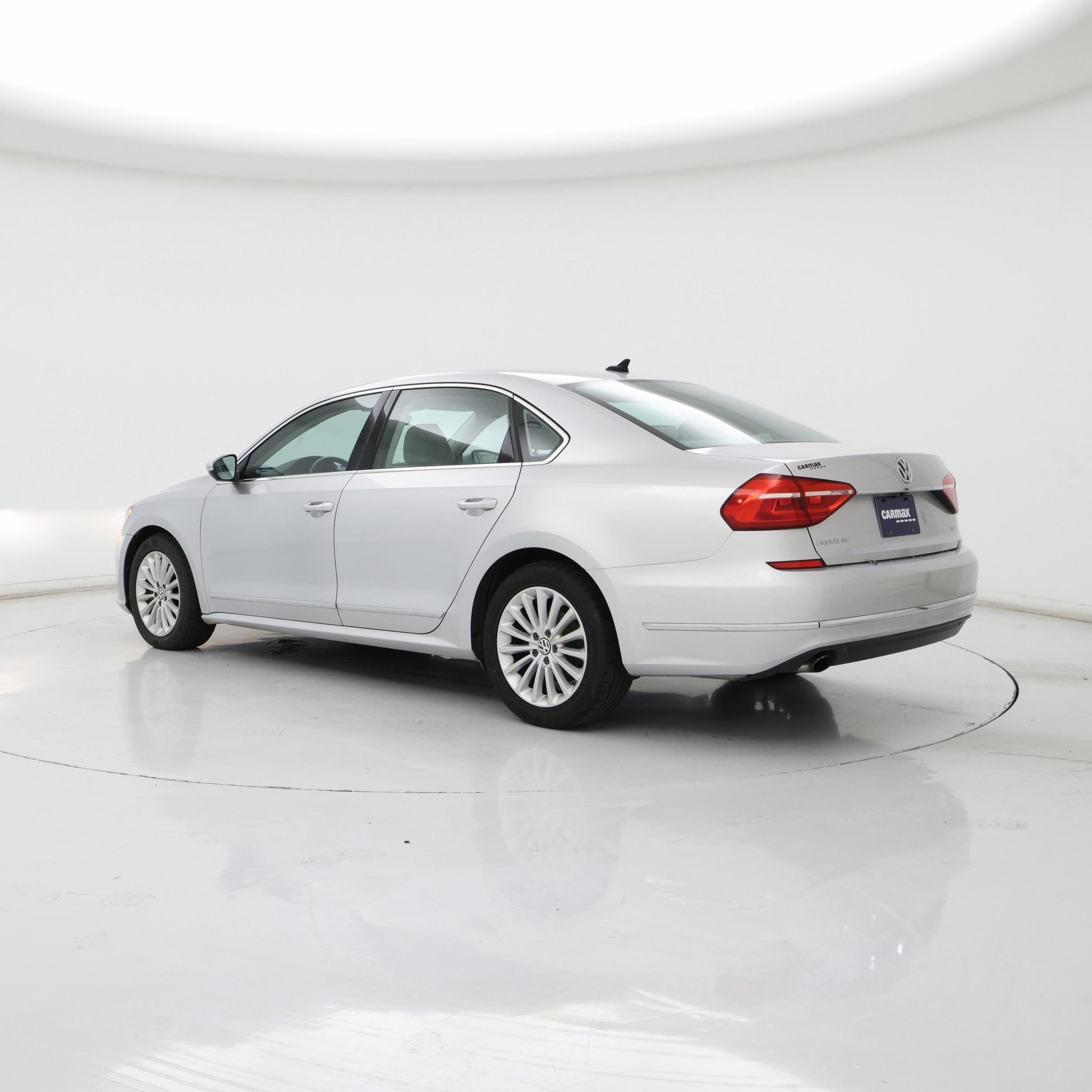 Thumbnail: 2016 Volkswagen Passat - 2