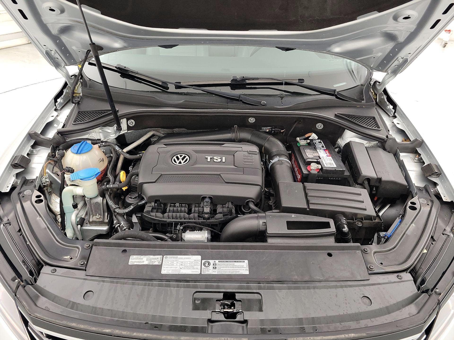 Thumbnail: 2016 Volkswagen Passat - 19