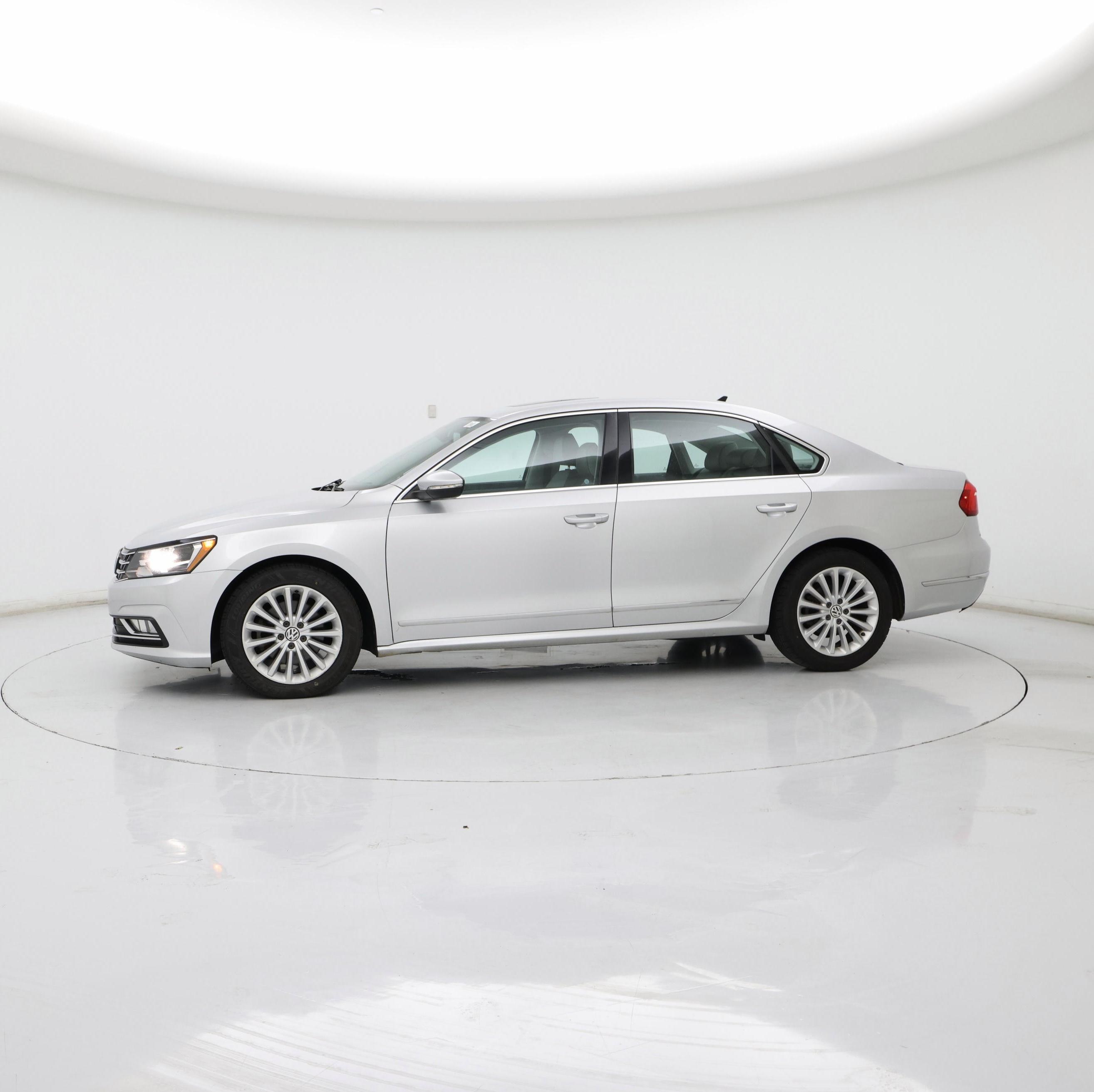 Thumbnail: 2016 Volkswagen Passat - 3