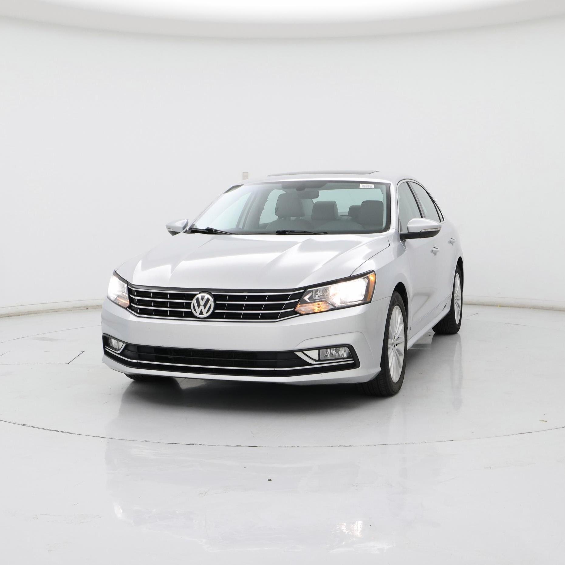 Thumbnail: 2016 Volkswagen Passat - 4