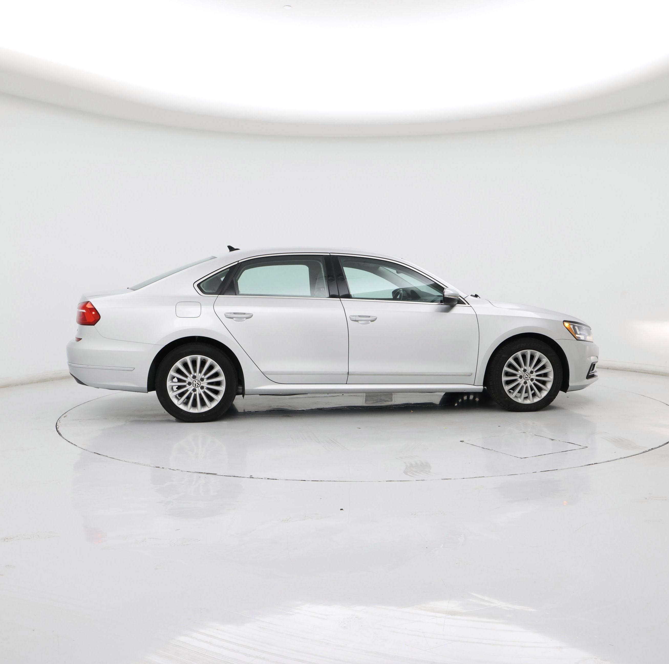 Thumbnail: 2016 Volkswagen Passat - 7