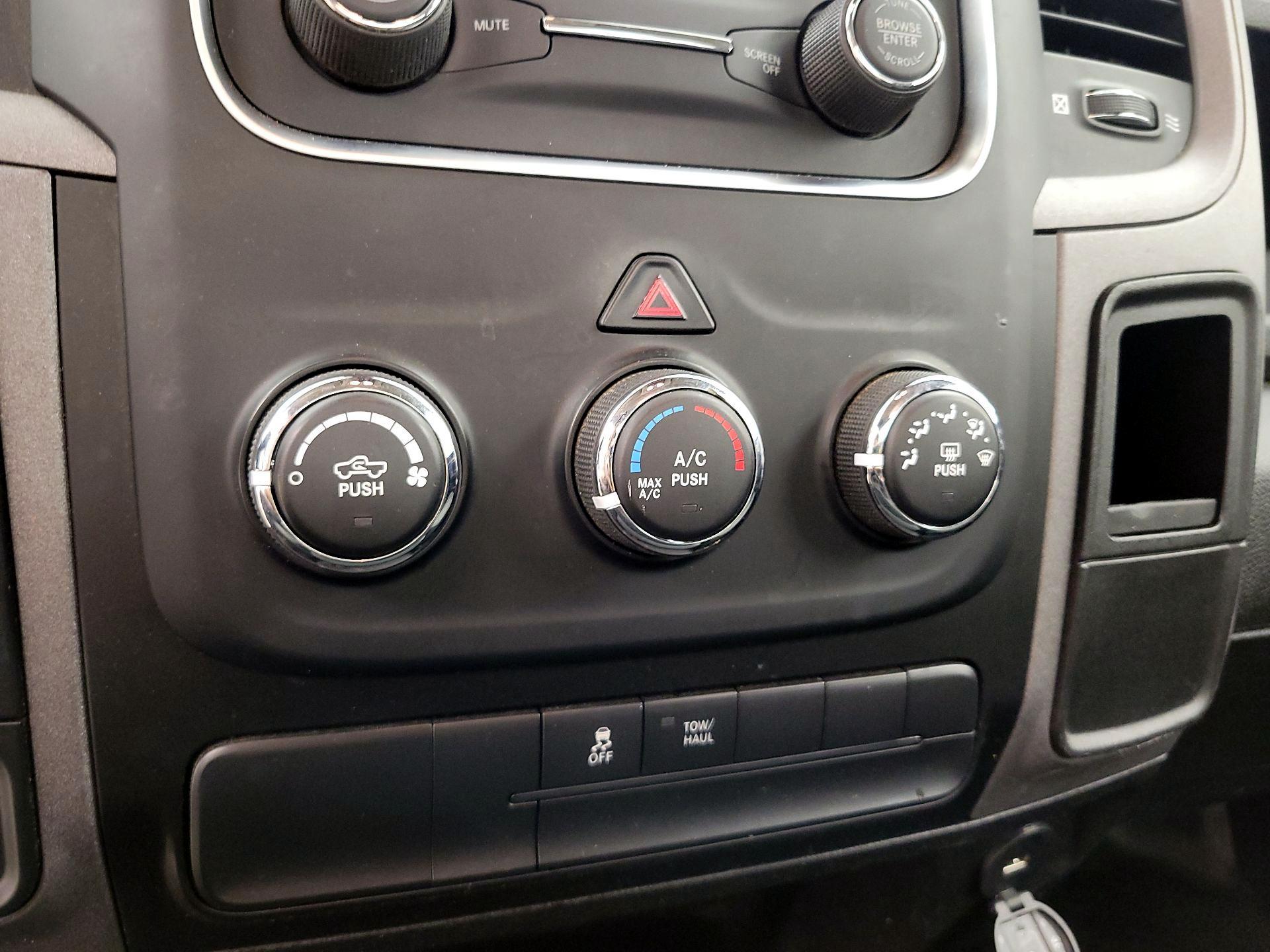 Thumbnail: 2022 RAM 1500 Classic - 16