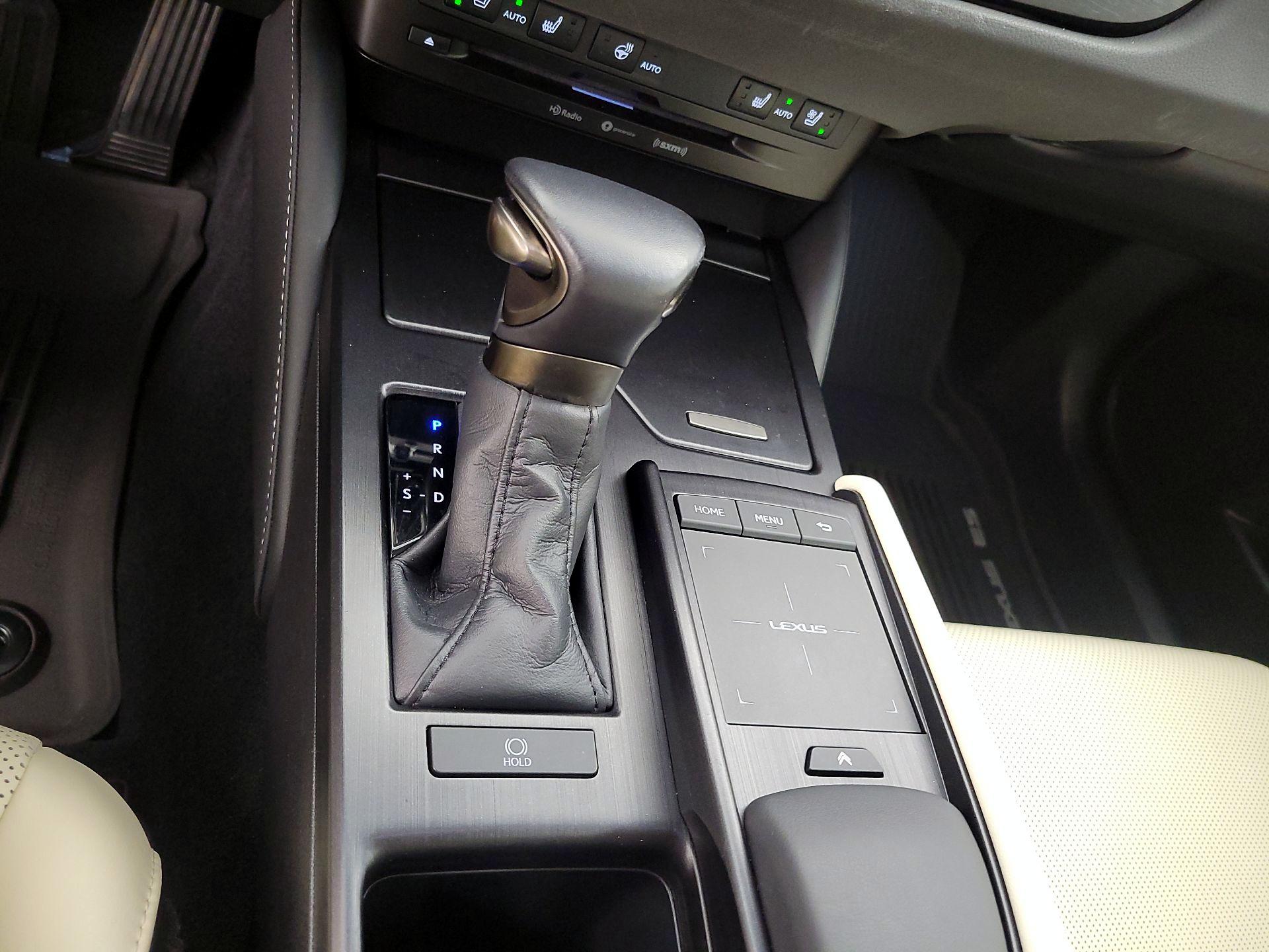 Thumbnail: 2022 Lexus ES - 16