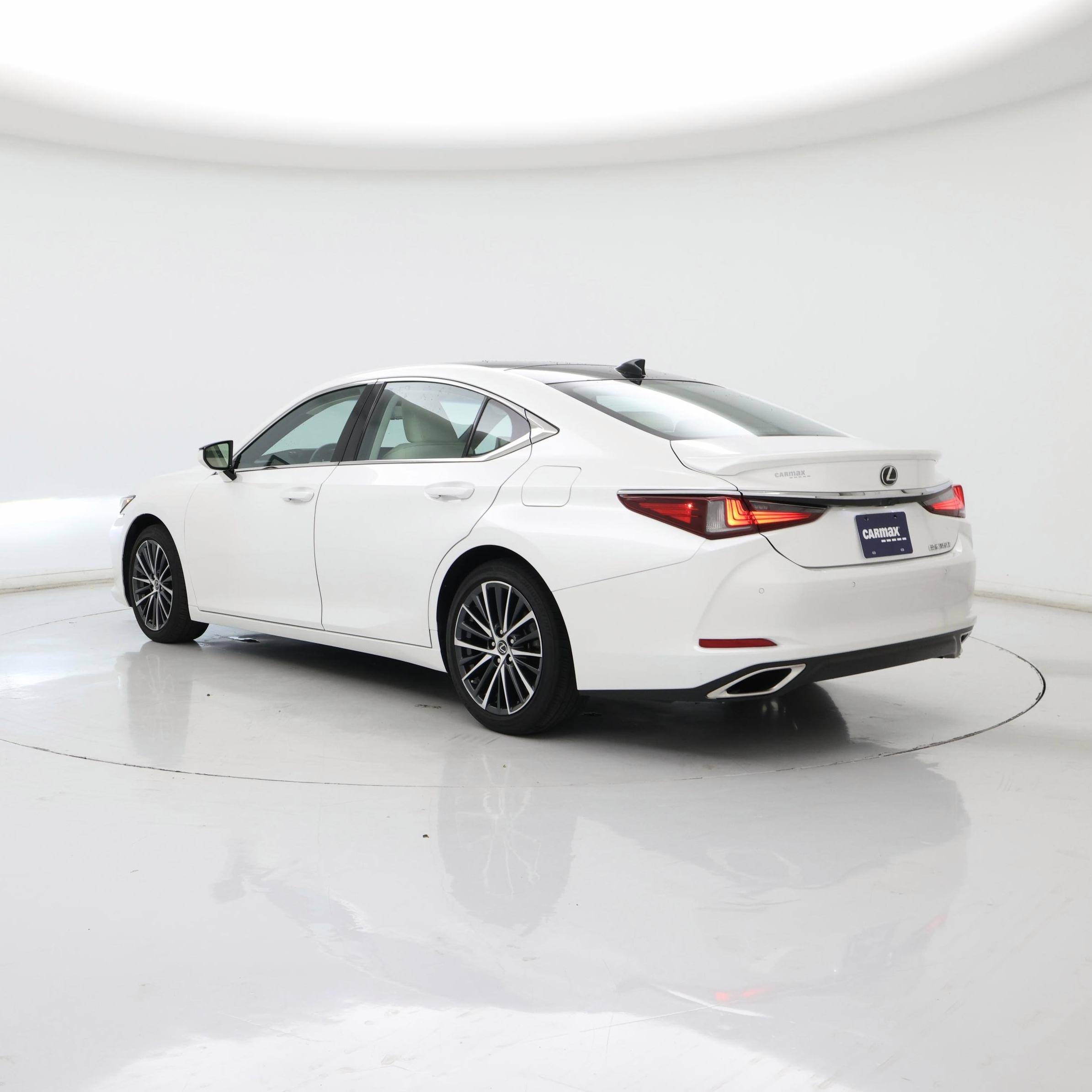 Thumbnail: 2022 Lexus ES - 2