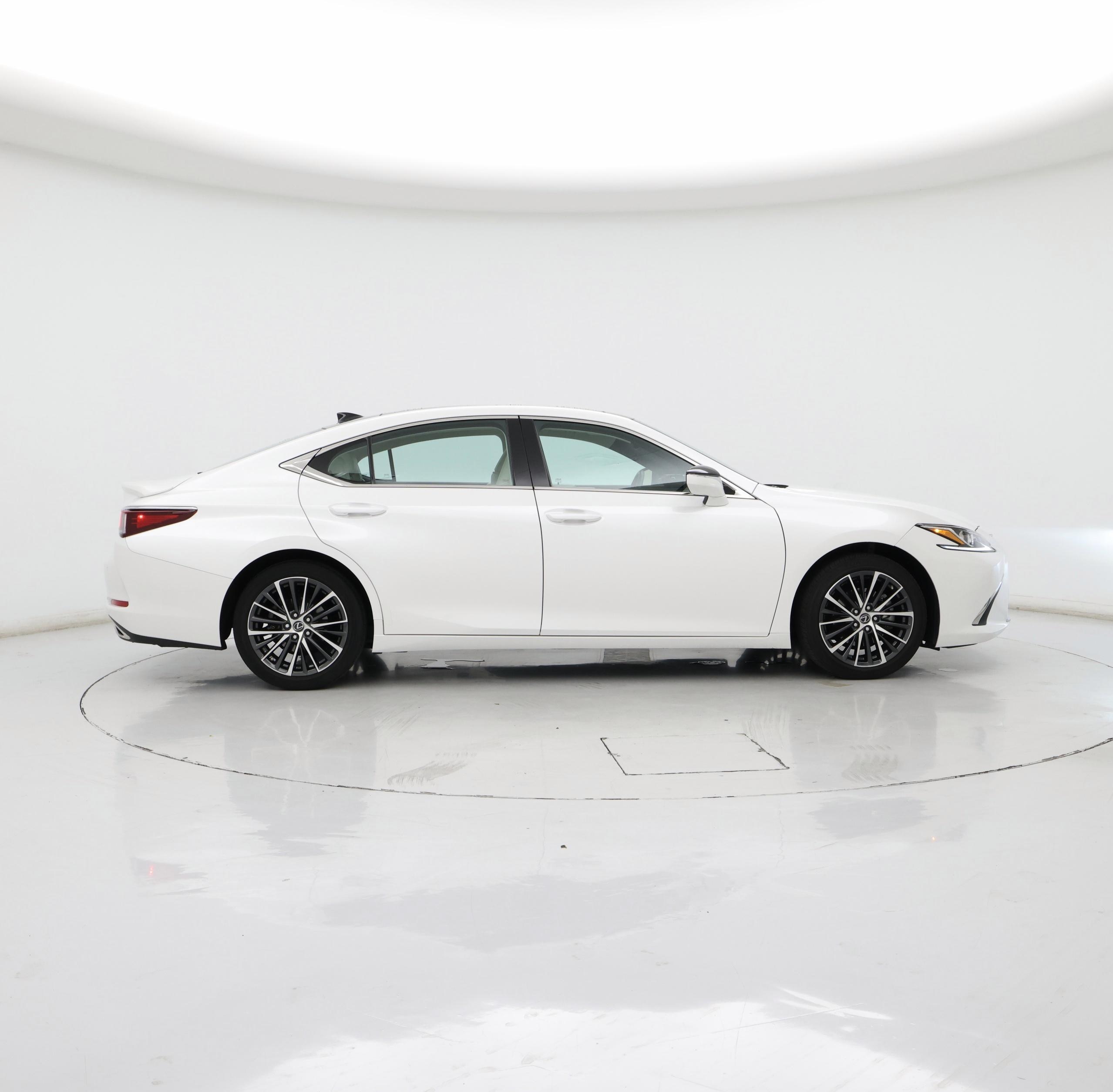 Thumbnail: 2022 Lexus ES - 7