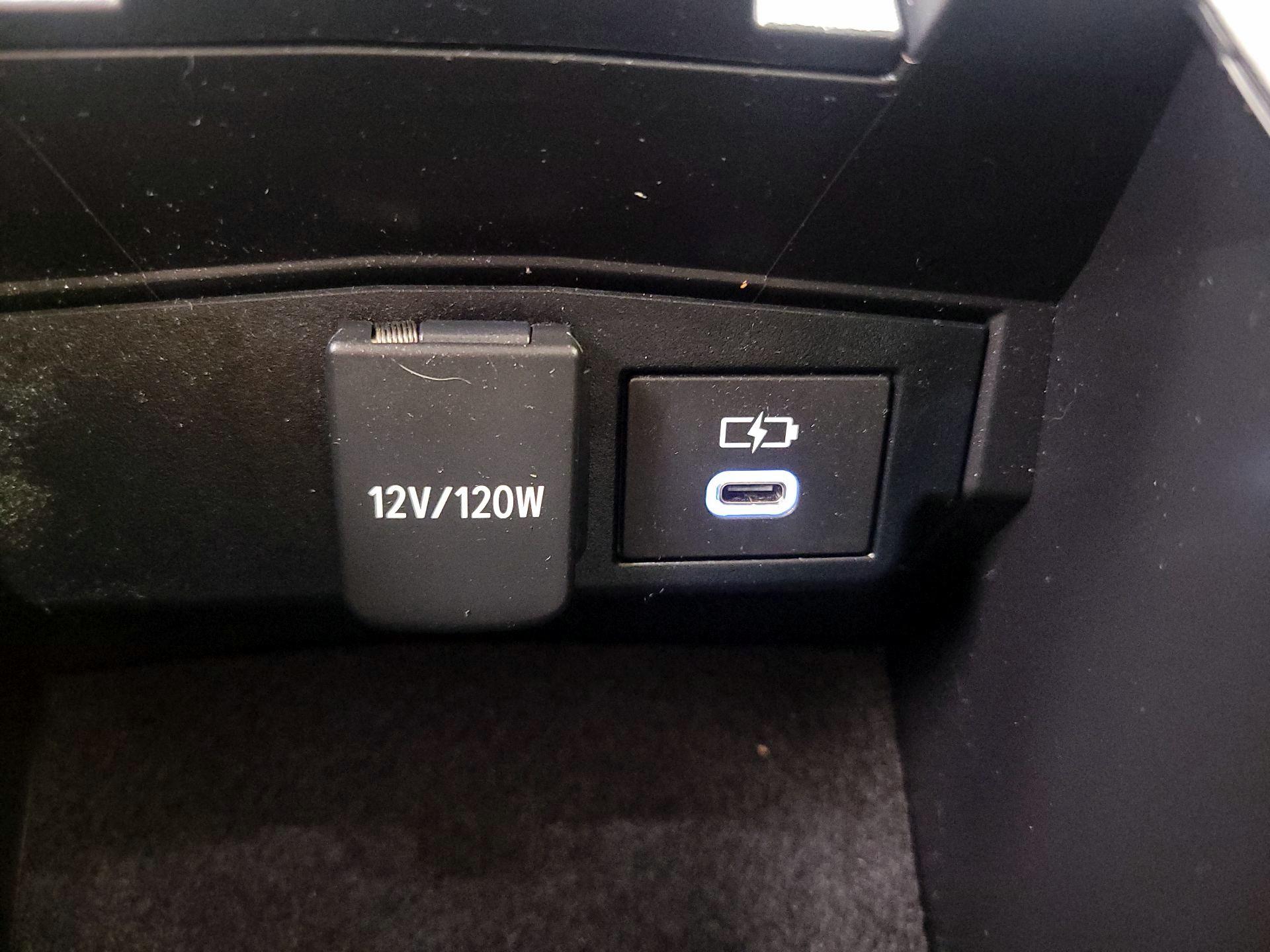 Thumbnail: 2023 Toyota Corolla - 18