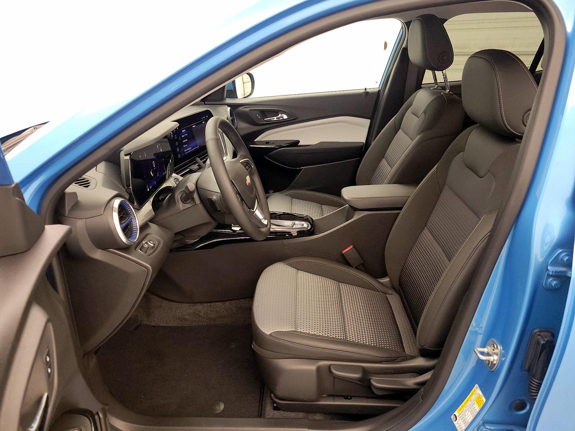 Thumbnail: 2025 Chevrolet Trax - 11