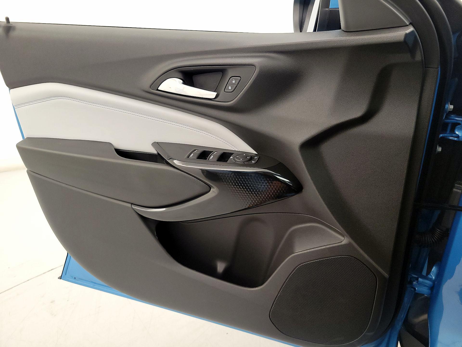 Thumbnail: 2025 Chevrolet Trax - 12
