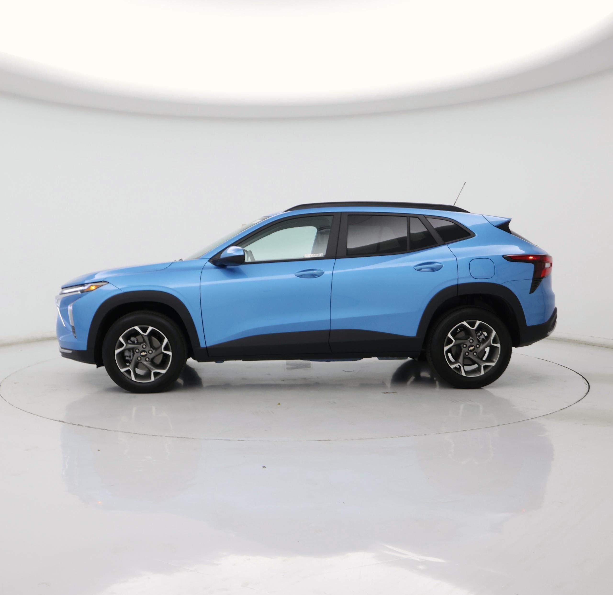 Thumbnail: 2025 Chevrolet Trax - 3