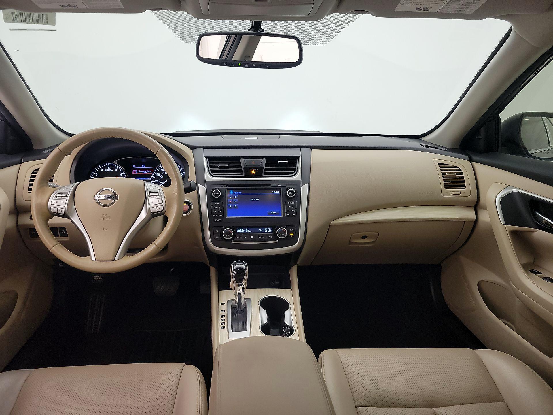 Thumbnail: 2017 Nissan Altima - 9