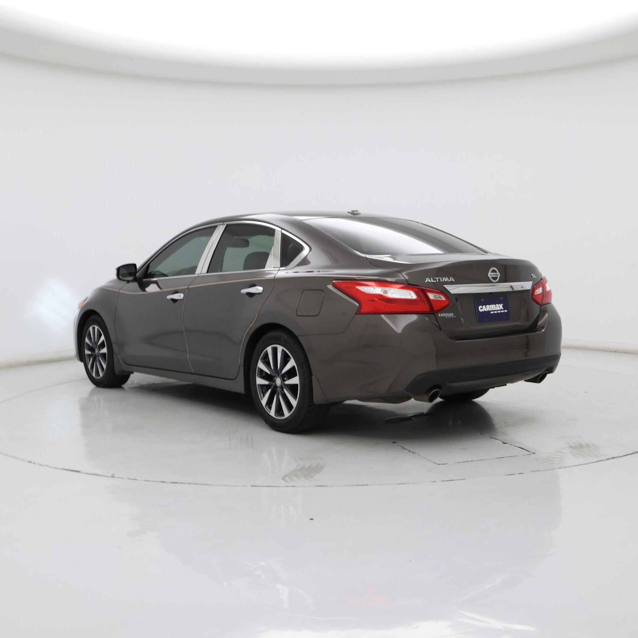 Thumbnail: 2017 Nissan Altima - 2