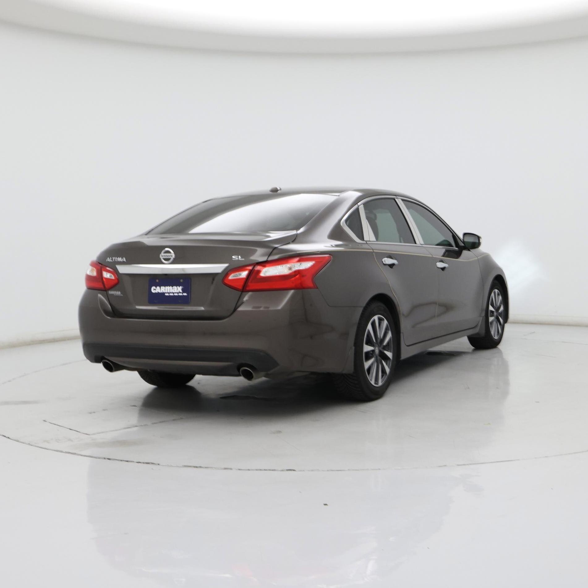 Thumbnail: 2017 Nissan Altima - 8