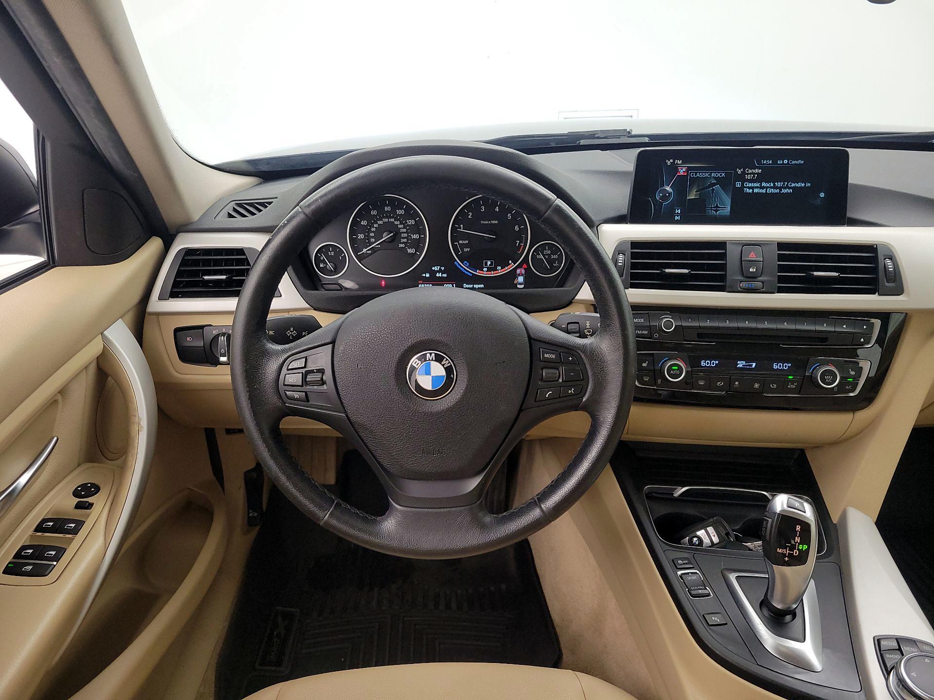 Thumbnail: 2016 BMW 3 Series - 10