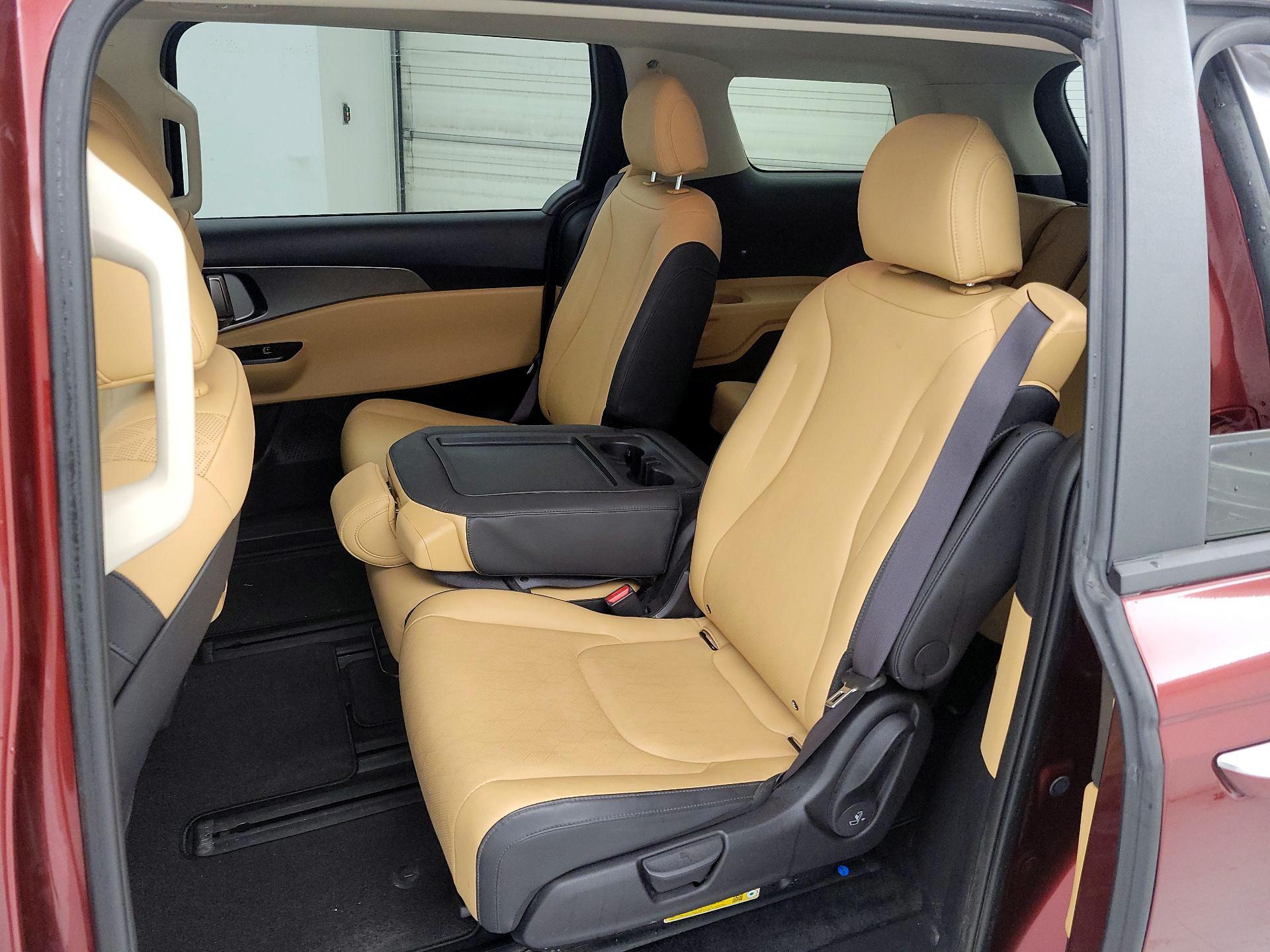 Thumbnail: 2024 Kia Carnival - 16