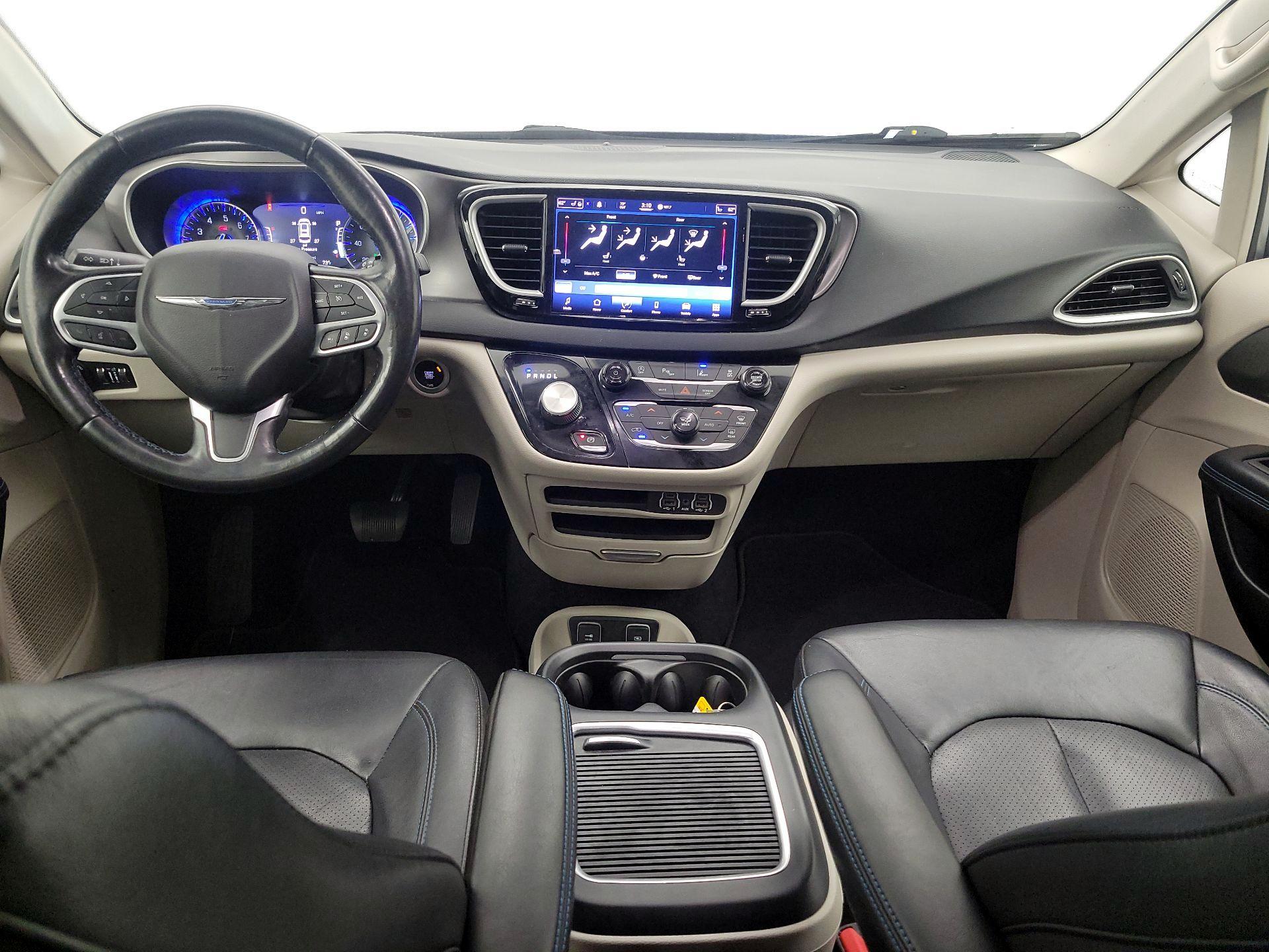 Thumbnail: 2021 Chrysler Pacifica - 9