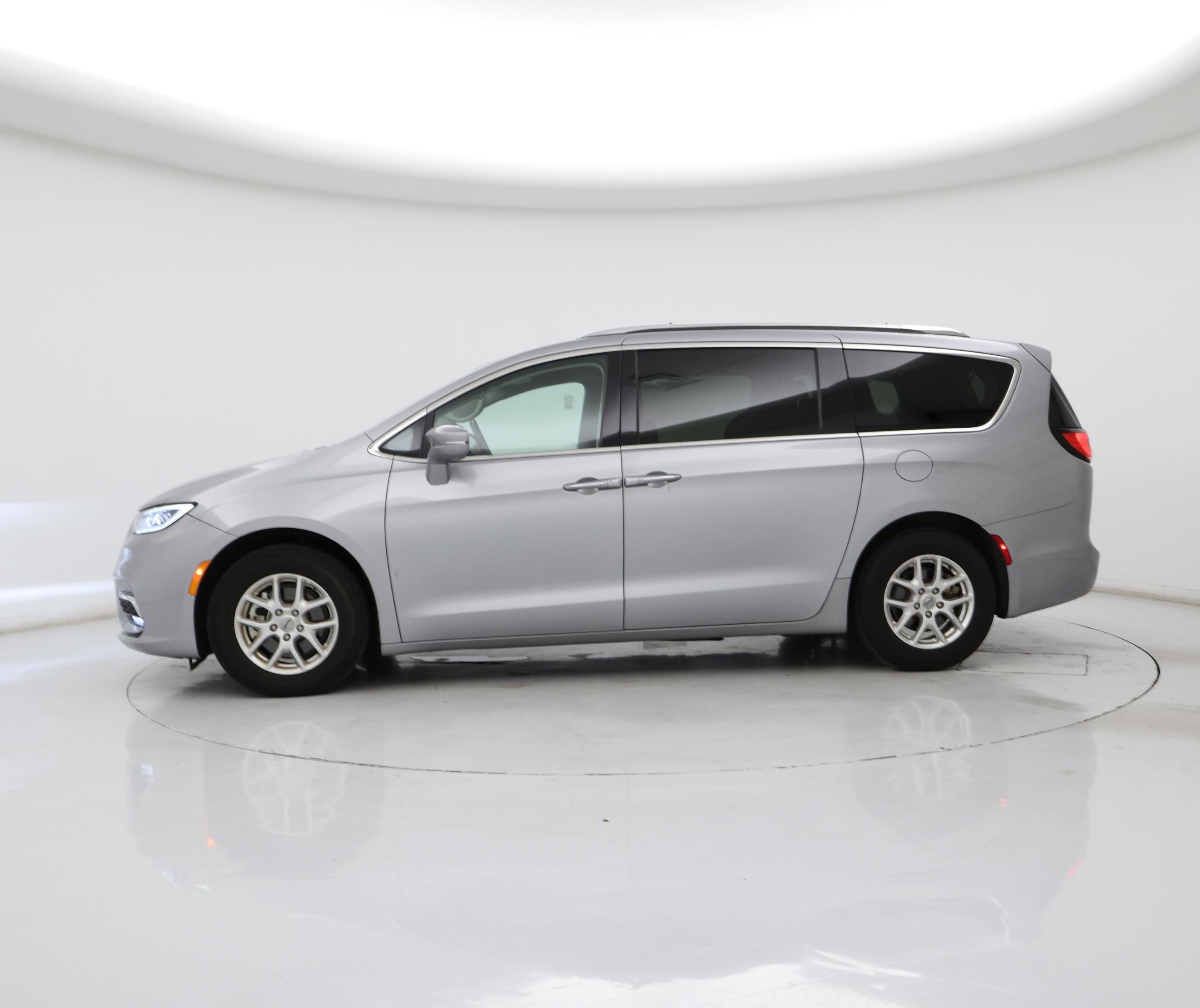 Thumbnail: 2021 Chrysler Pacifica - 3