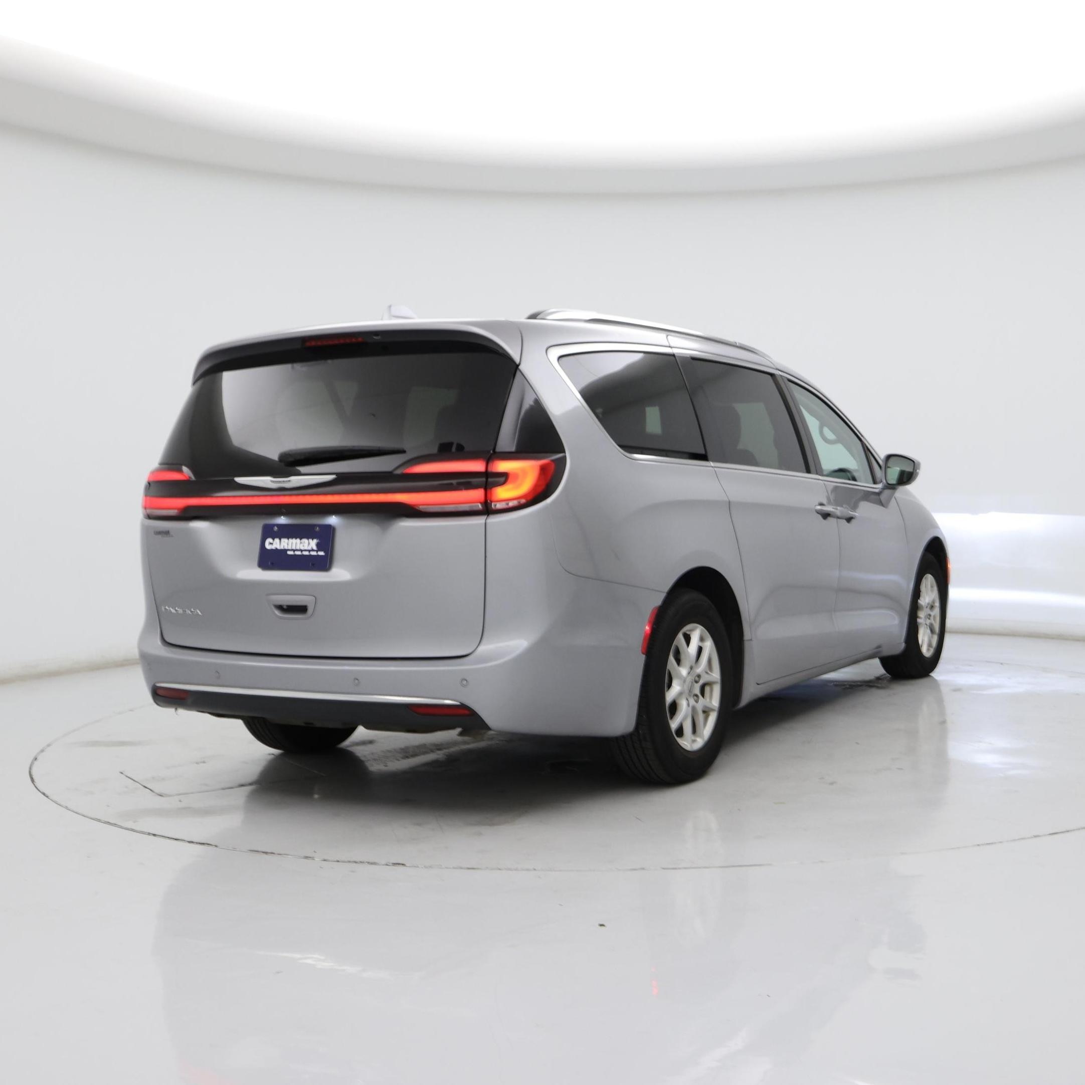 Thumbnail: 2021 Chrysler Pacifica - 8