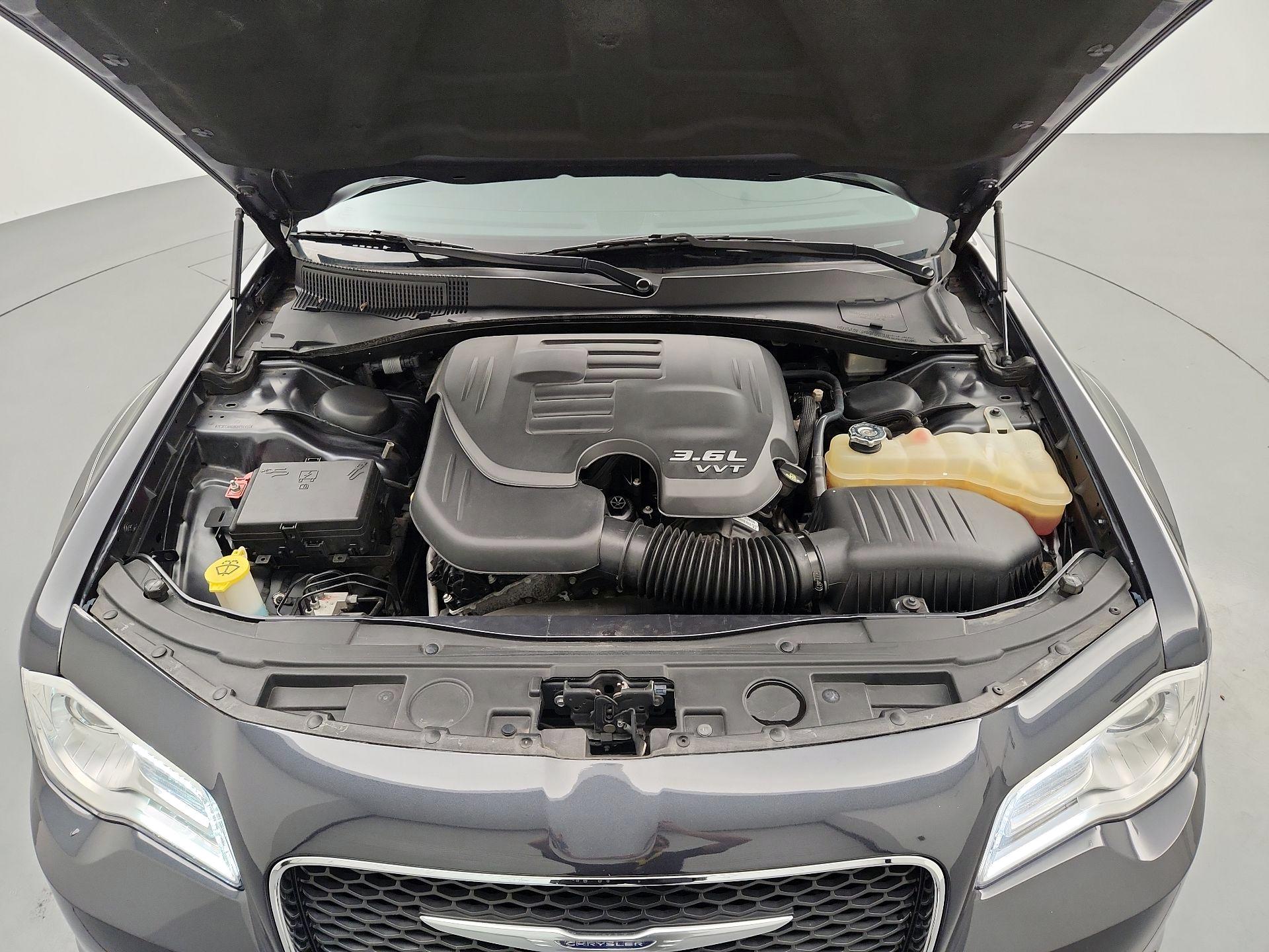 Thumbnail: 2016 Chrysler 300 - 20