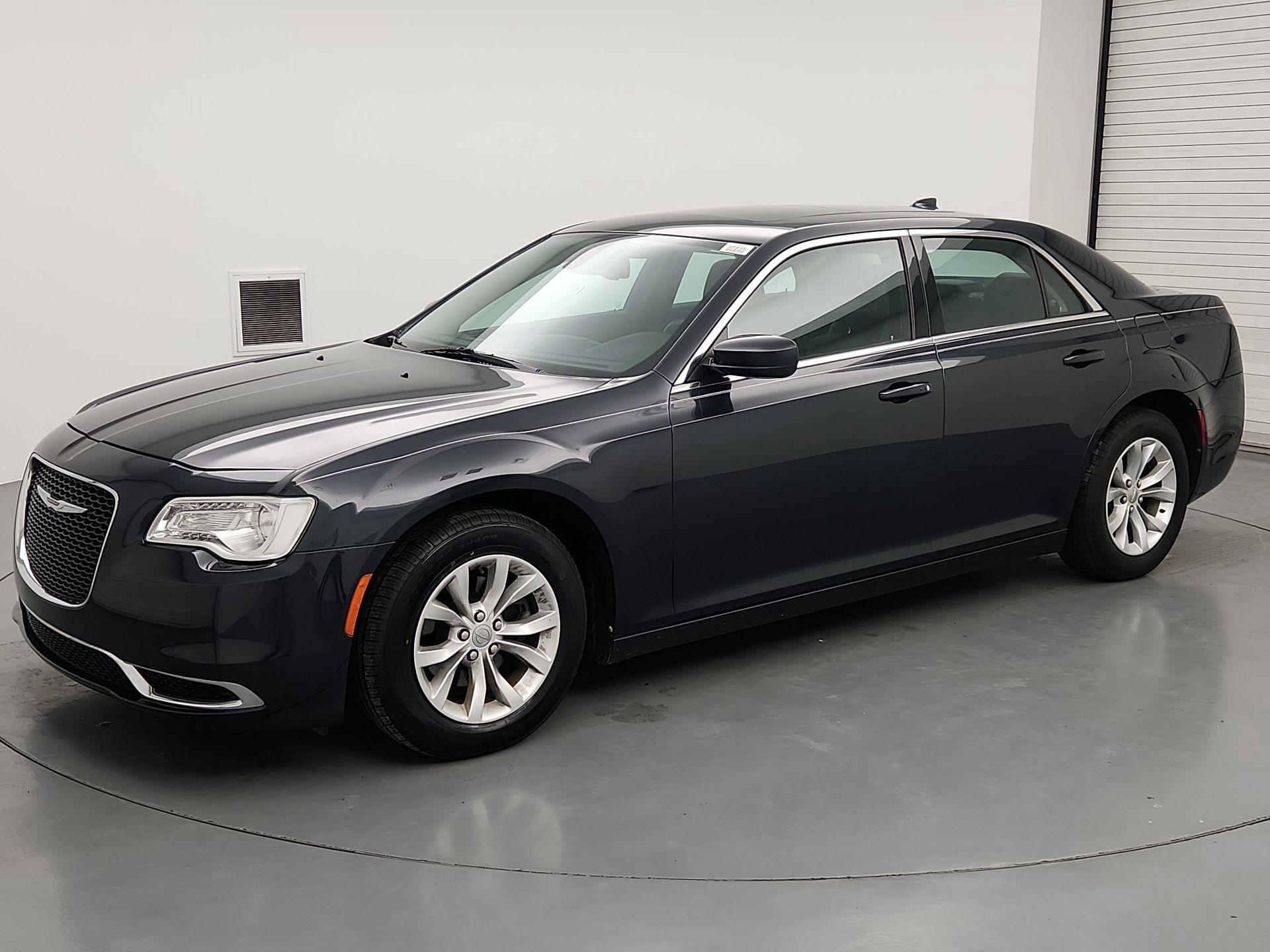 Thumbnail: 2016 Chrysler 300 - 3