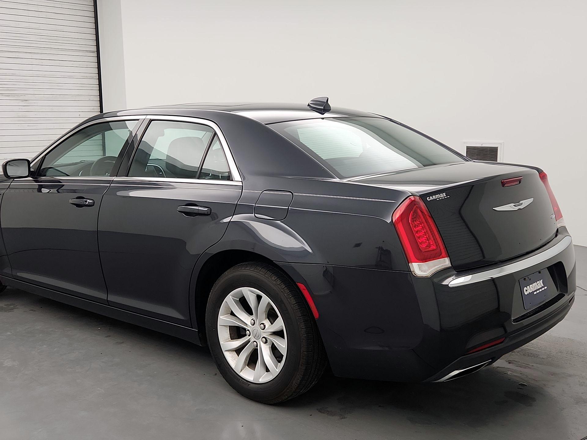 Thumbnail: 2016 Chrysler 300 - 7