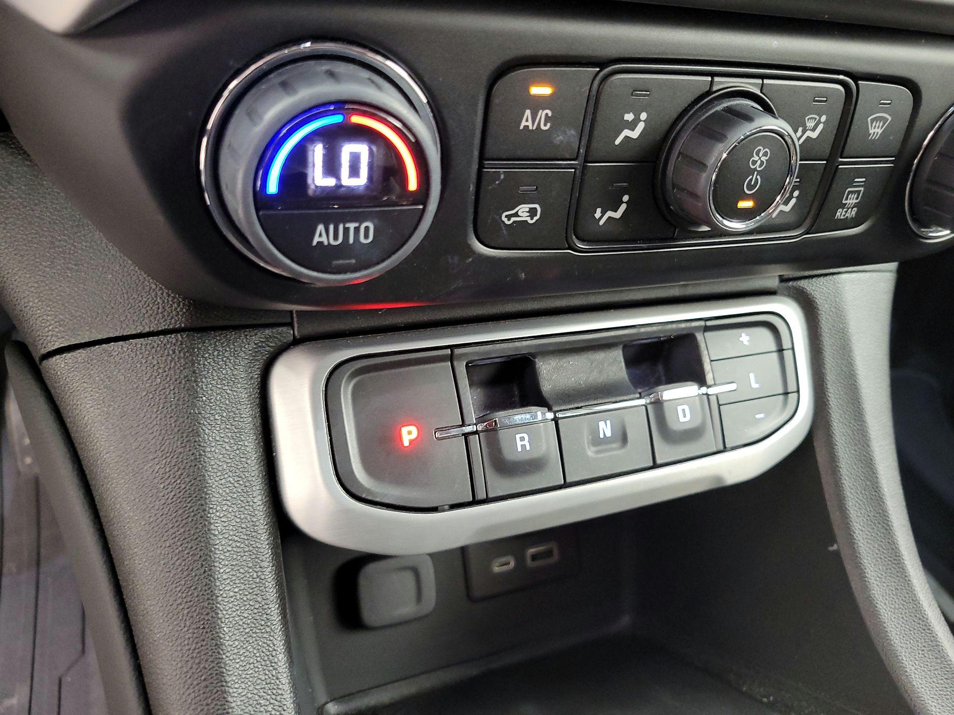Thumbnail: 2023 GMC Acadia - 18