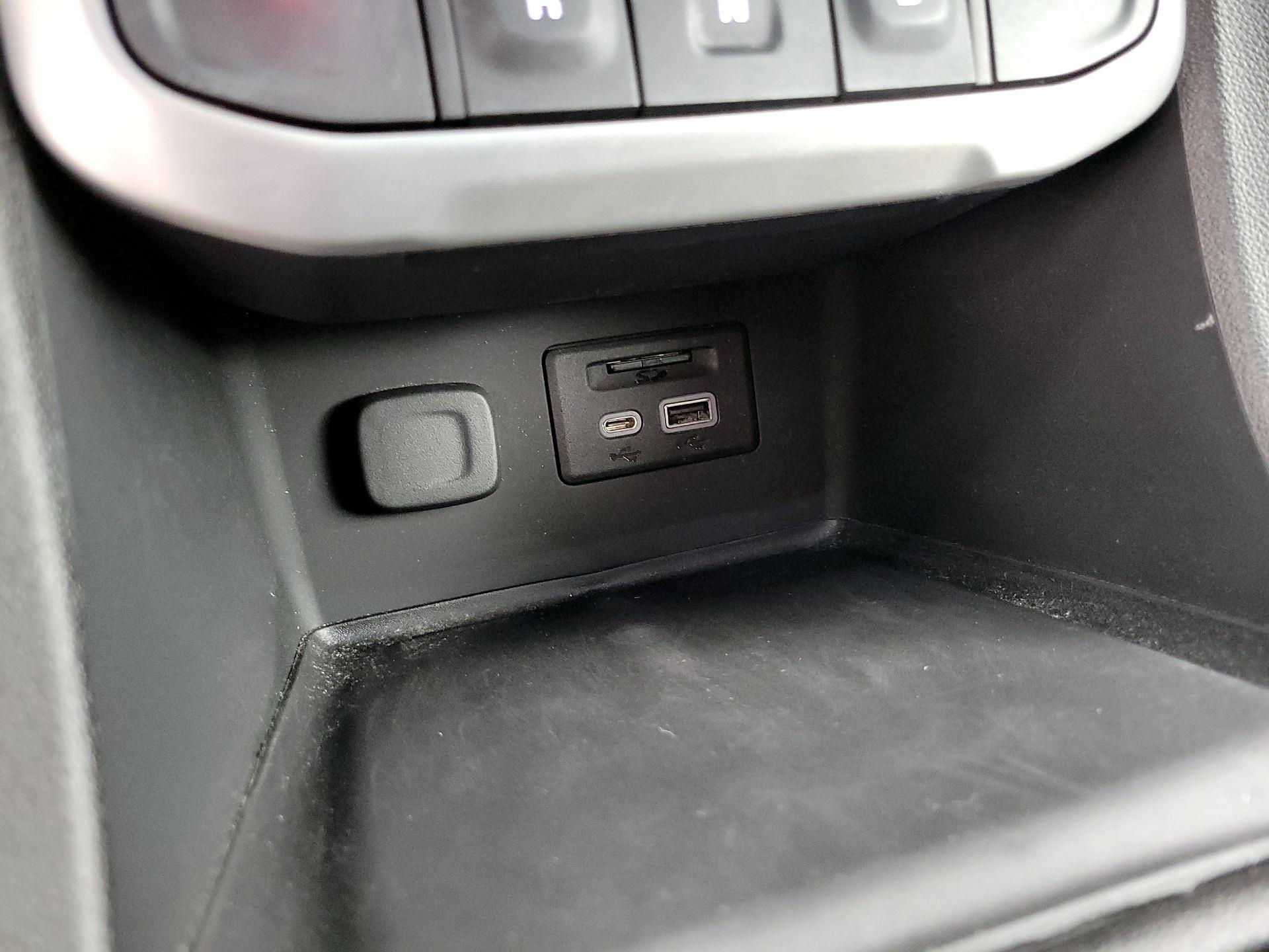 Thumbnail: 2023 GMC Acadia - 19