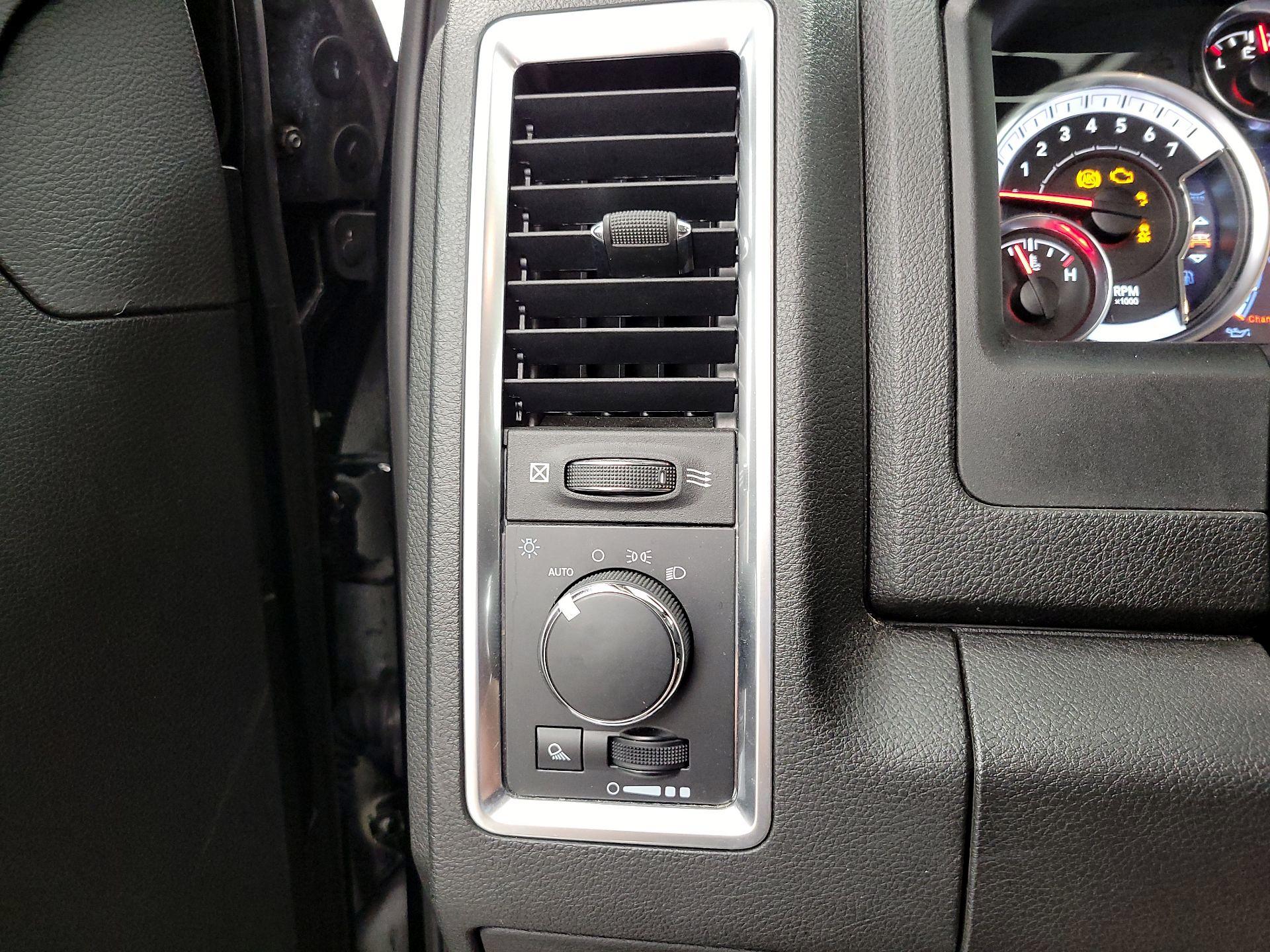 Thumbnail: 2023 RAM 1500 Classic - 13