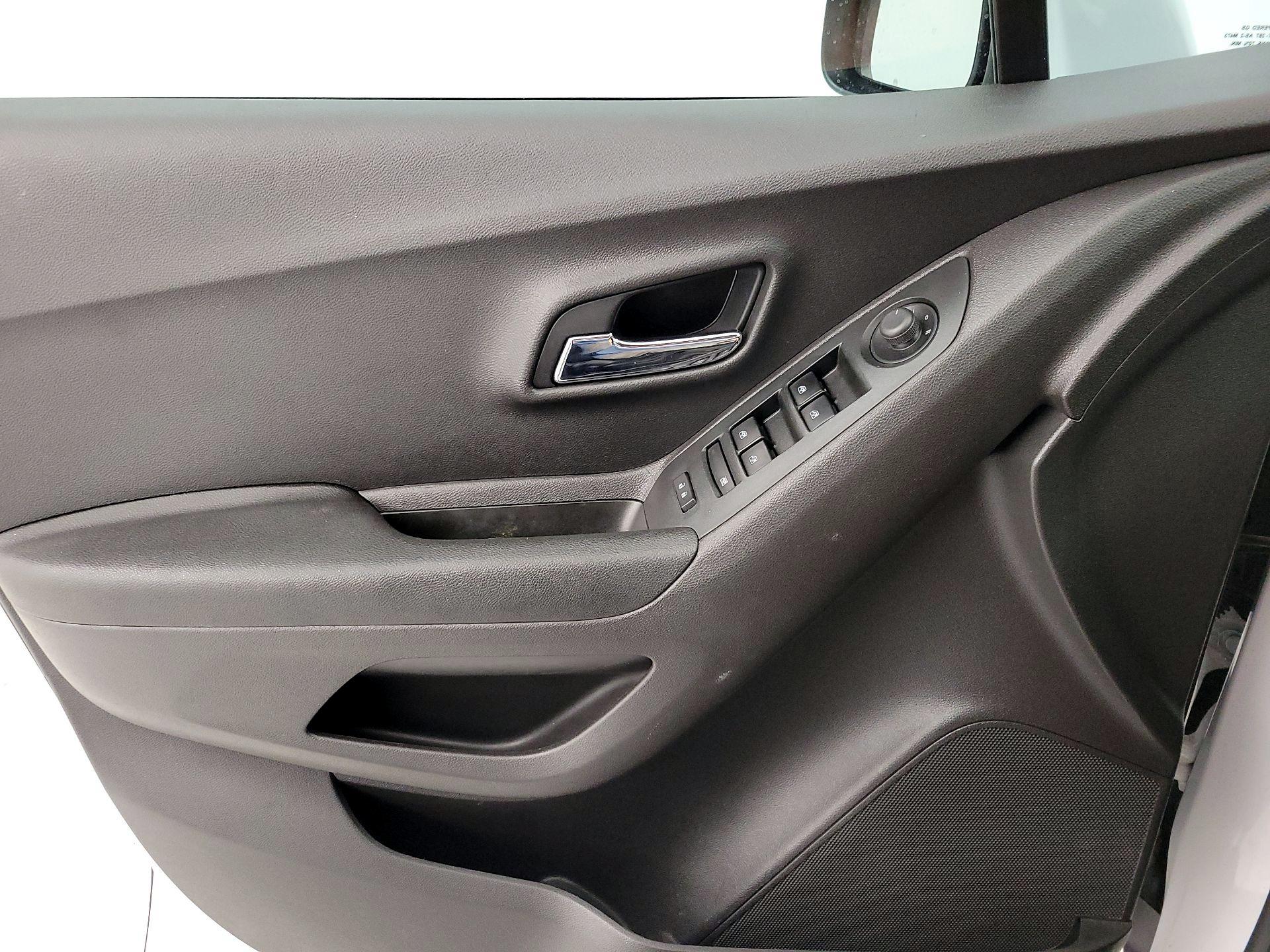 Thumbnail: 2020 Chevrolet Trax - 12