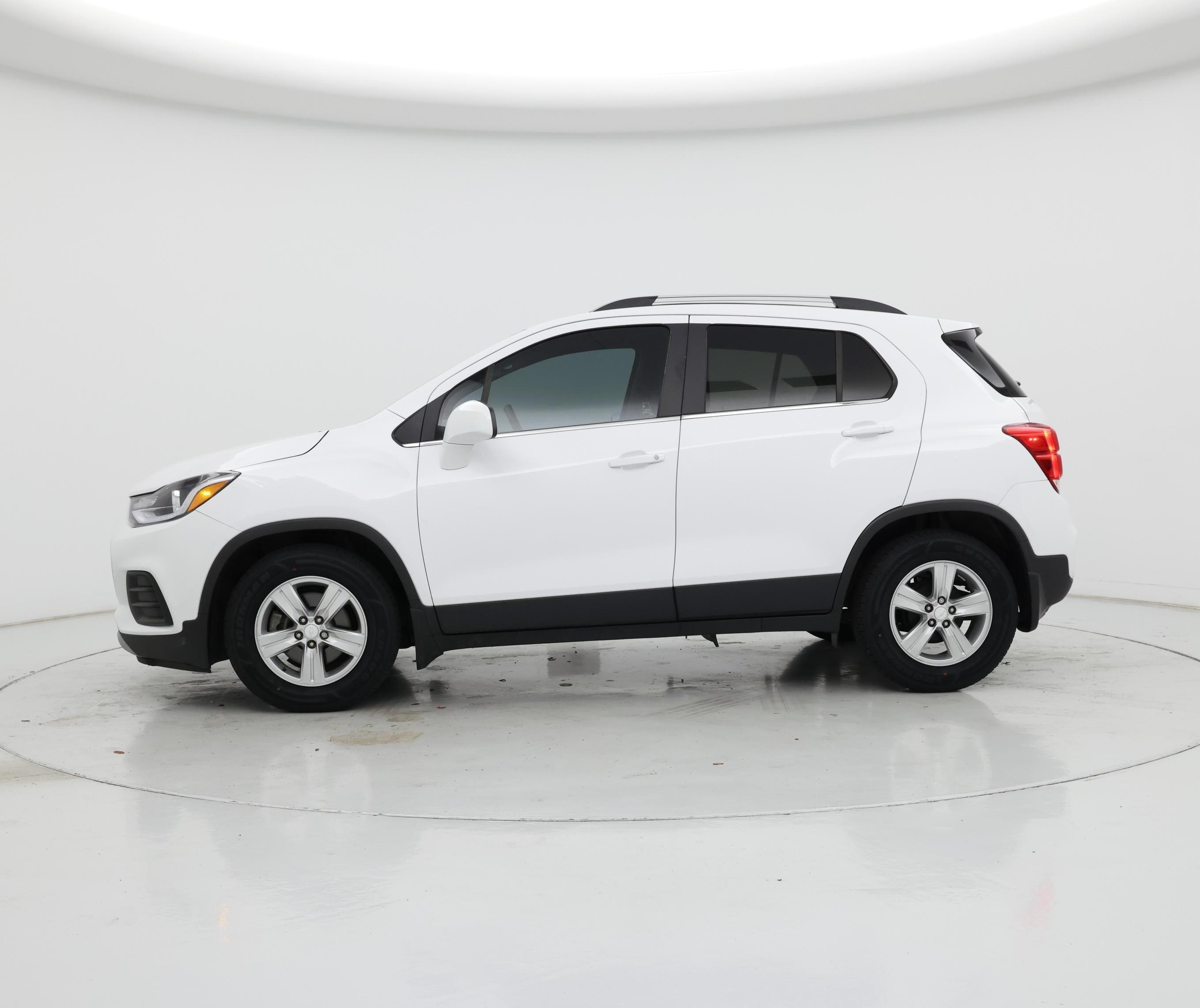 Thumbnail: 2020 Chevrolet Trax - 3