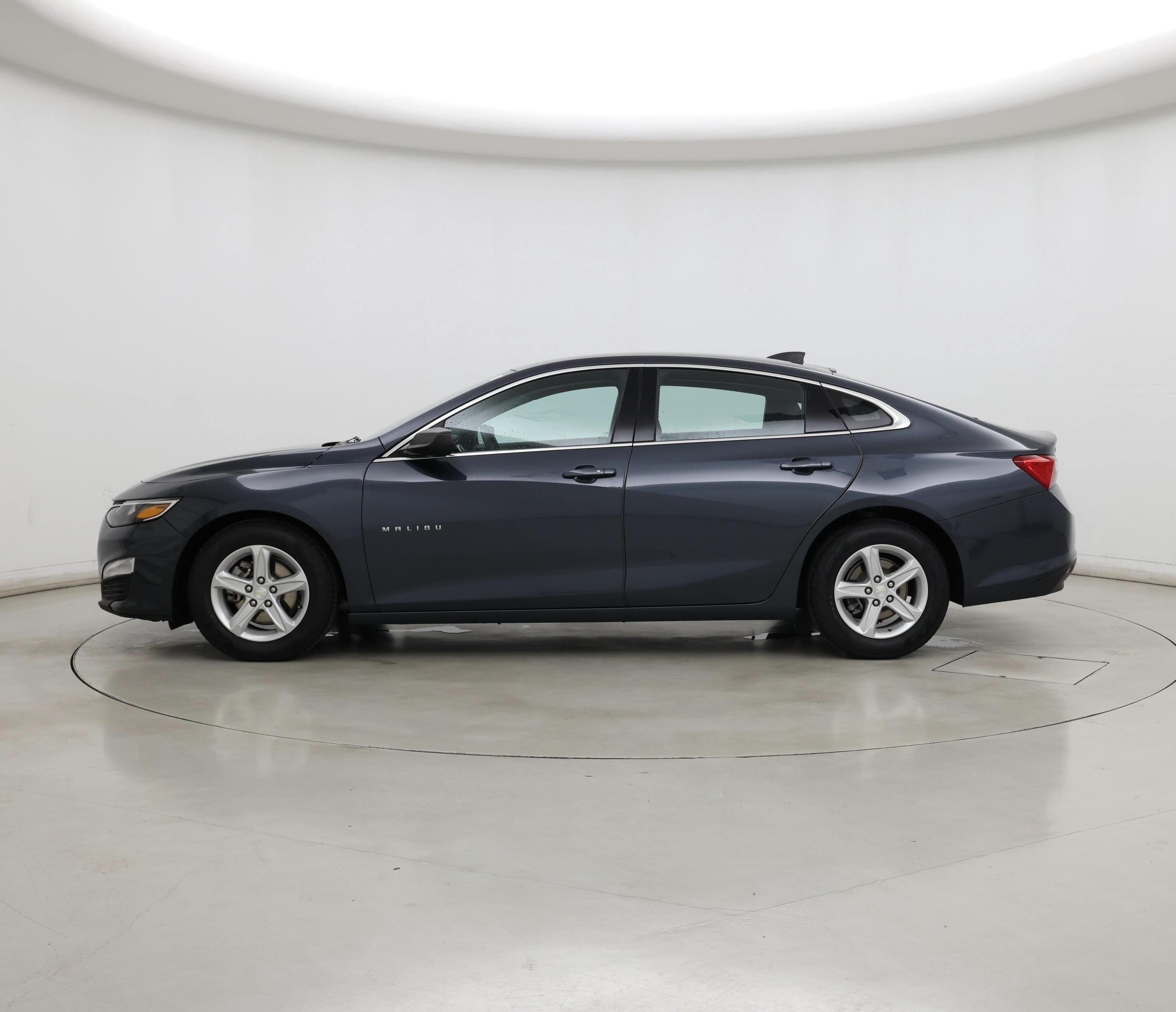 Thumbnail: 2020 Chevrolet Malibu - 3