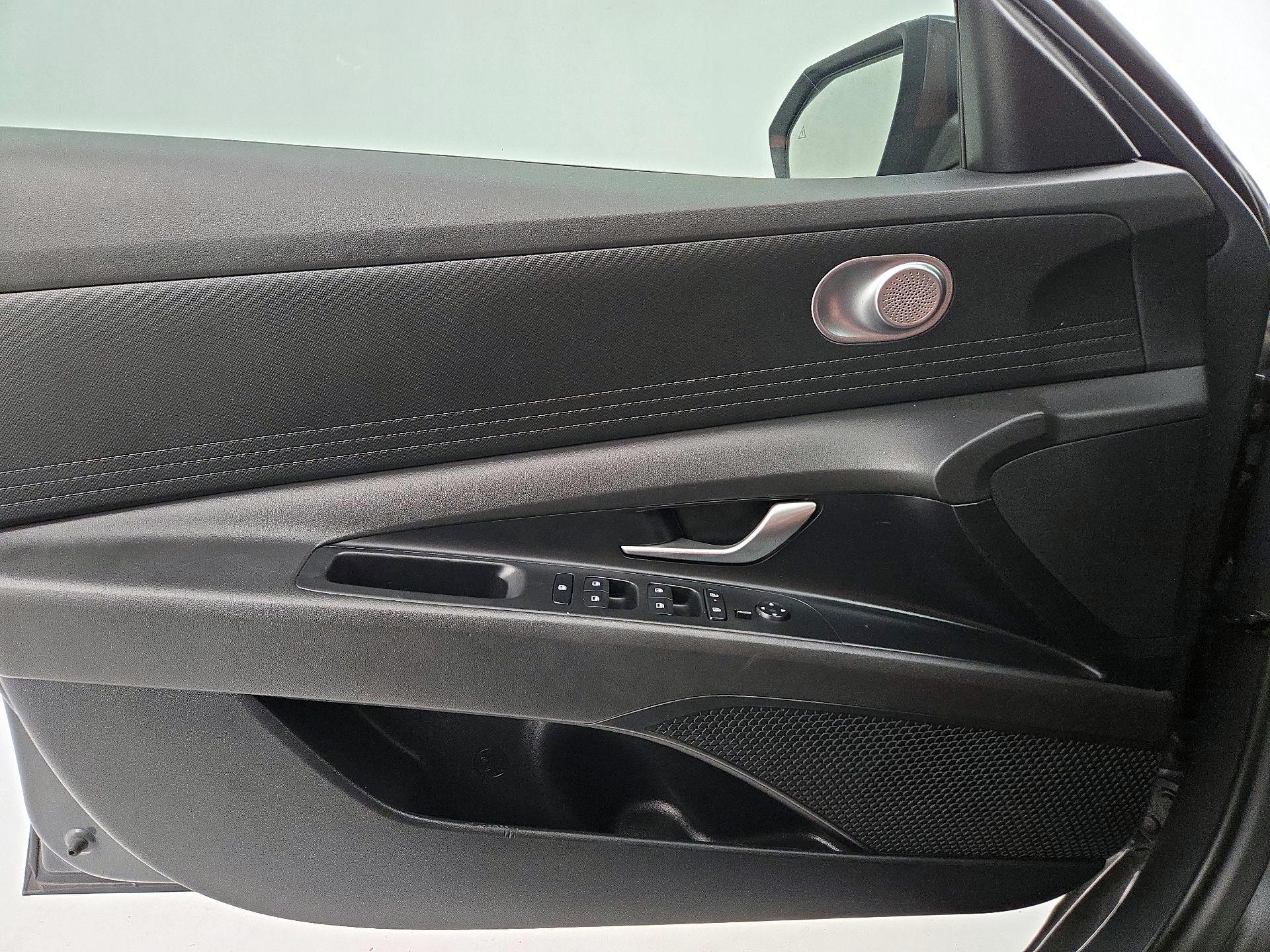Thumbnail: 2024 Hyundai Elantra - 12