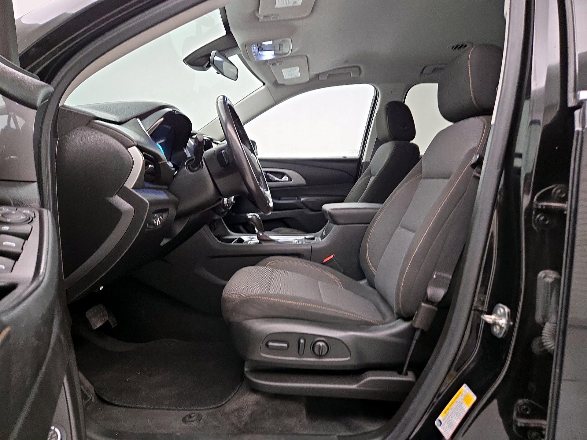 Thumbnail: 2020 Chevrolet Traverse - 11