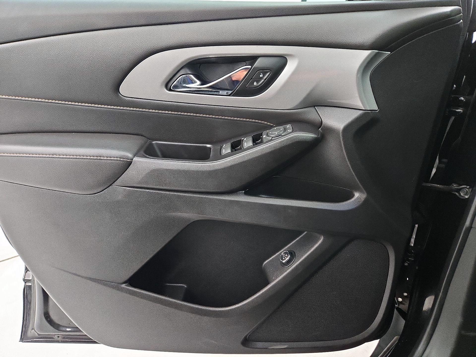 Thumbnail: 2020 Chevrolet Traverse - 12