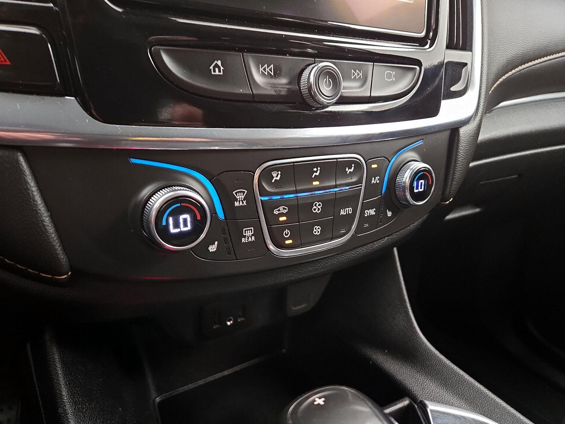 Thumbnail: 2020 Chevrolet Traverse - 16