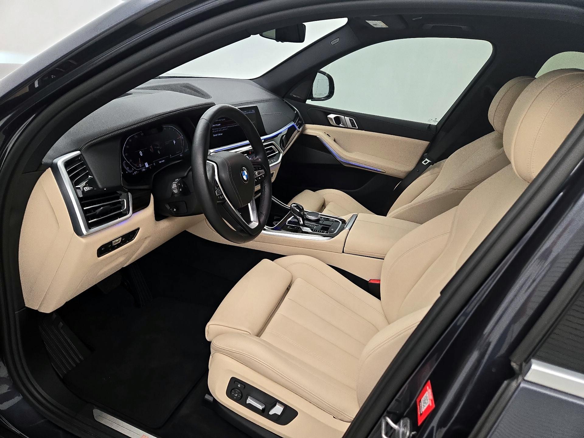 Thumbnail: 2021 BMW X5 - 11