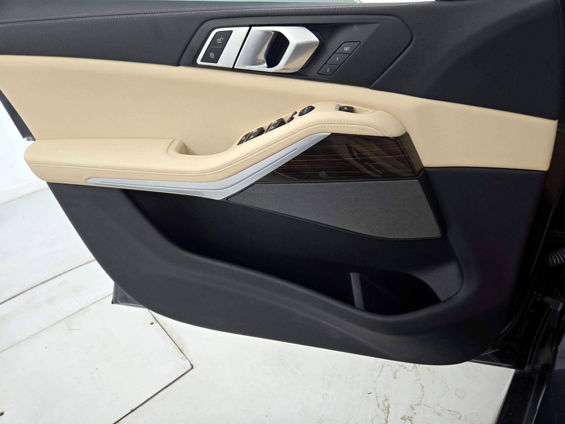 Thumbnail: 2021 BMW X5 - 12
