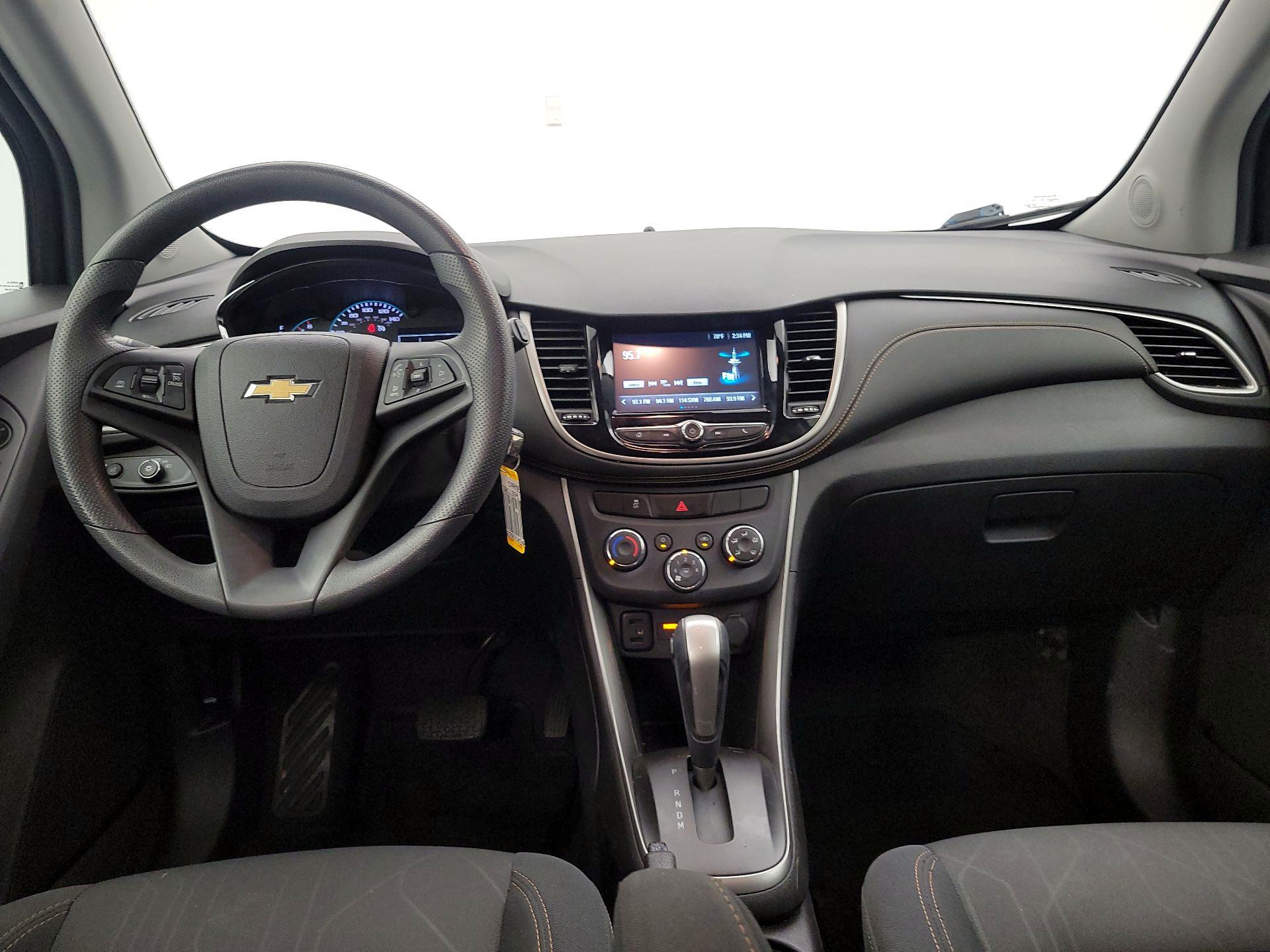 Thumbnail: 2017 Chevrolet Trax - 9