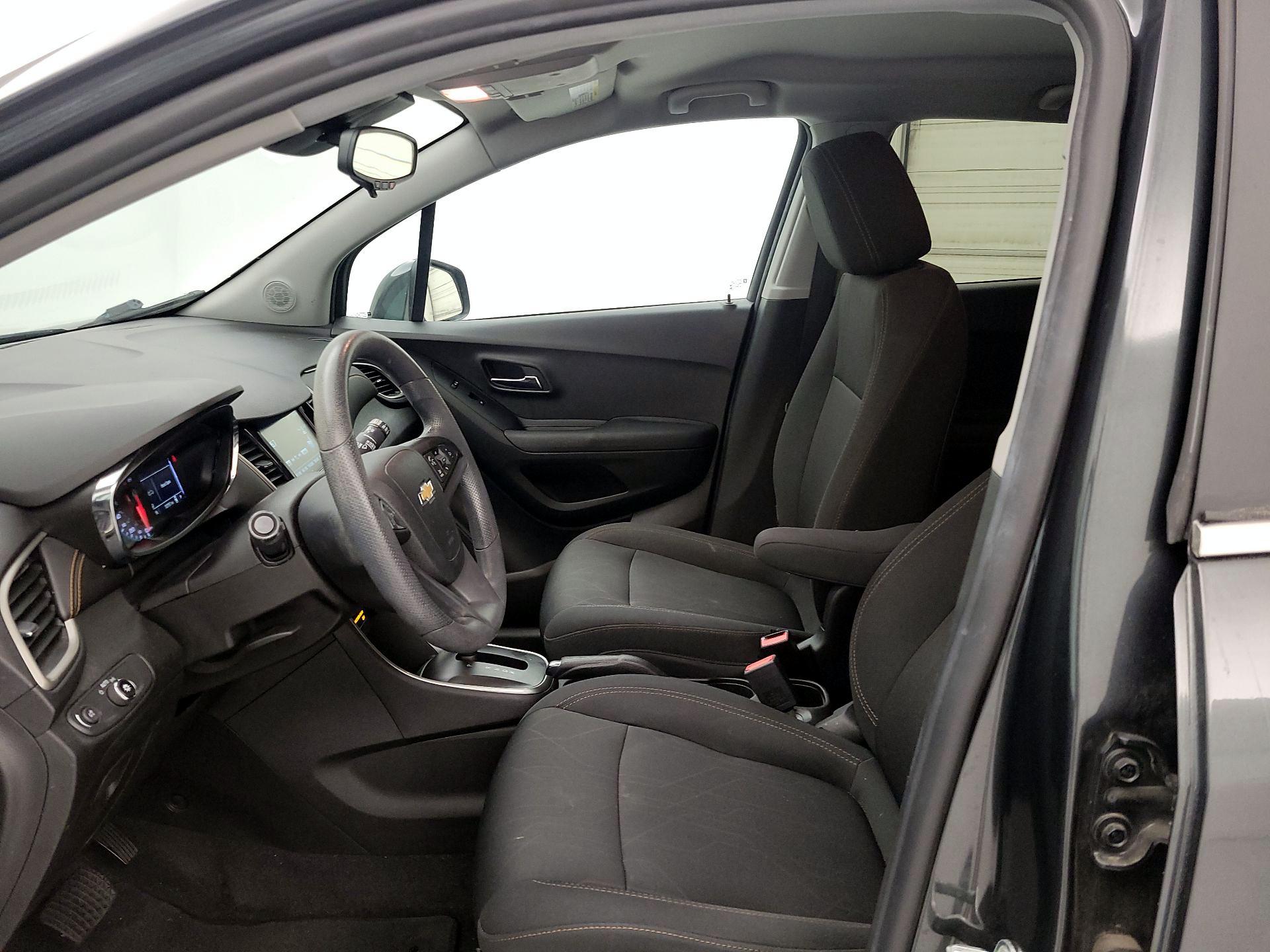Thumbnail: 2017 Chevrolet Trax - 11