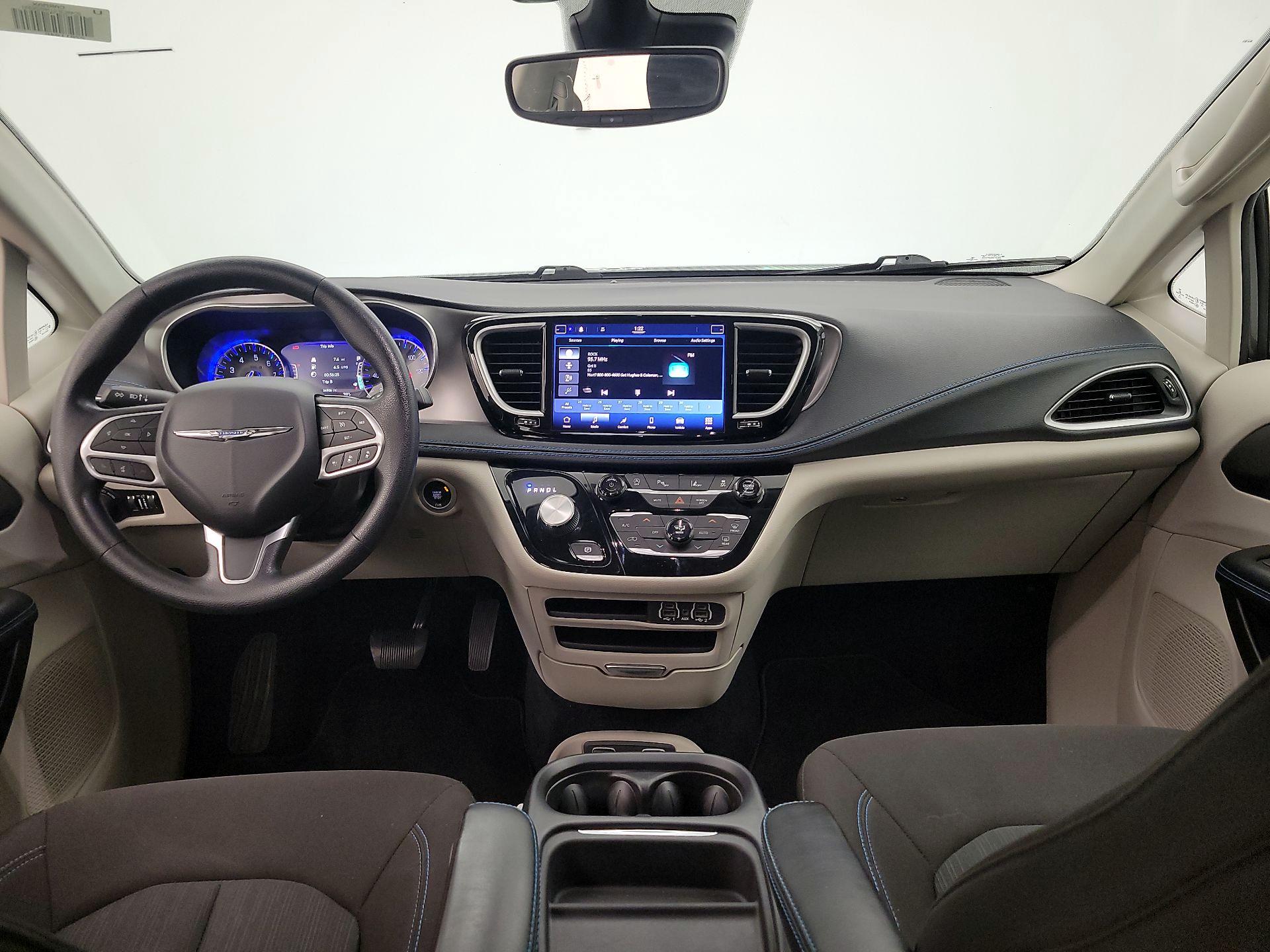 Thumbnail: 2021 Chrysler Pacifica - 9