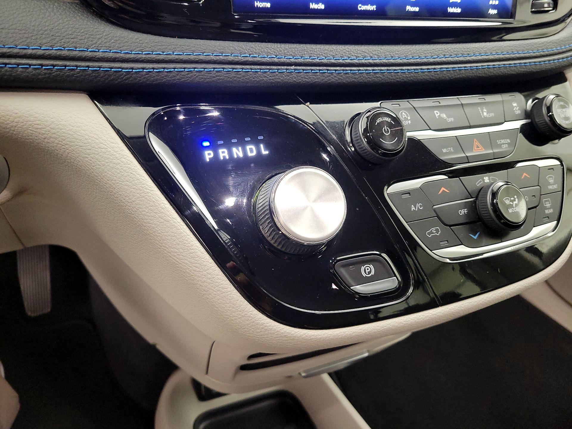 Thumbnail: 2021 Chrysler Pacifica - 15