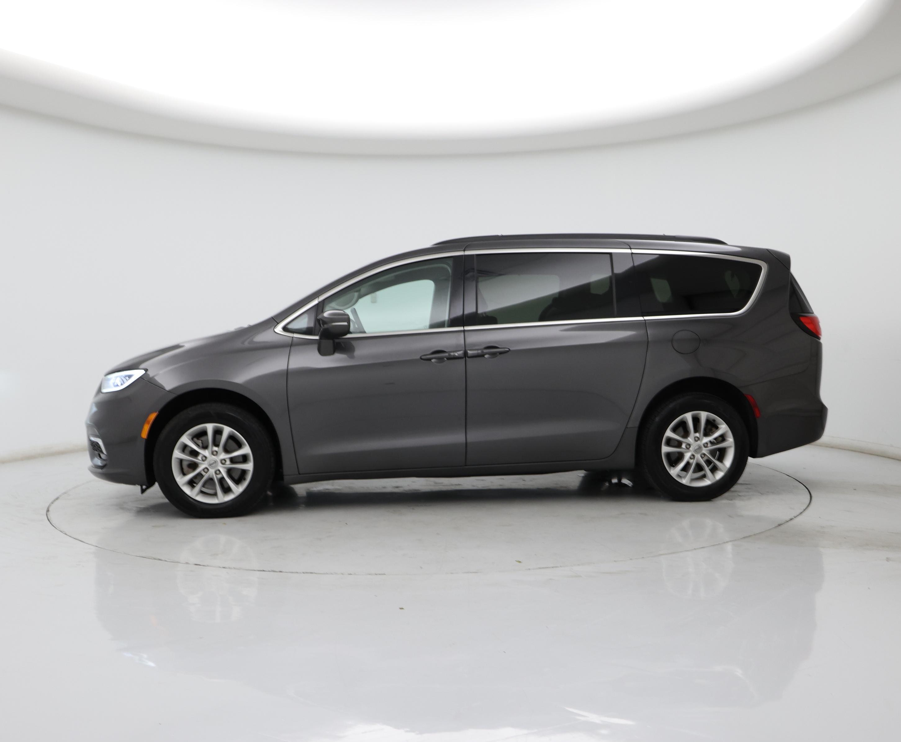 Thumbnail: 2021 Chrysler Pacifica - 3