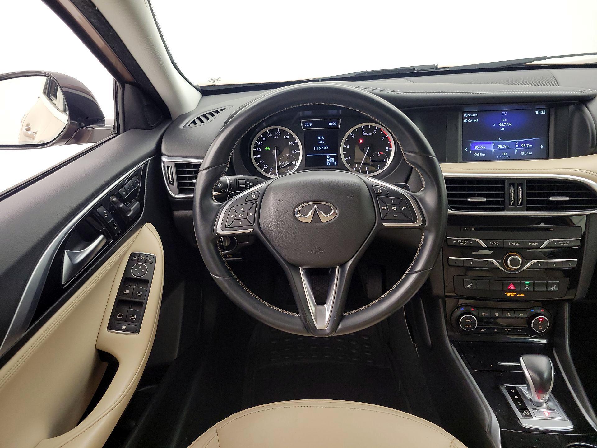 Thumbnail: 2018 INFINITI QX30 - 10