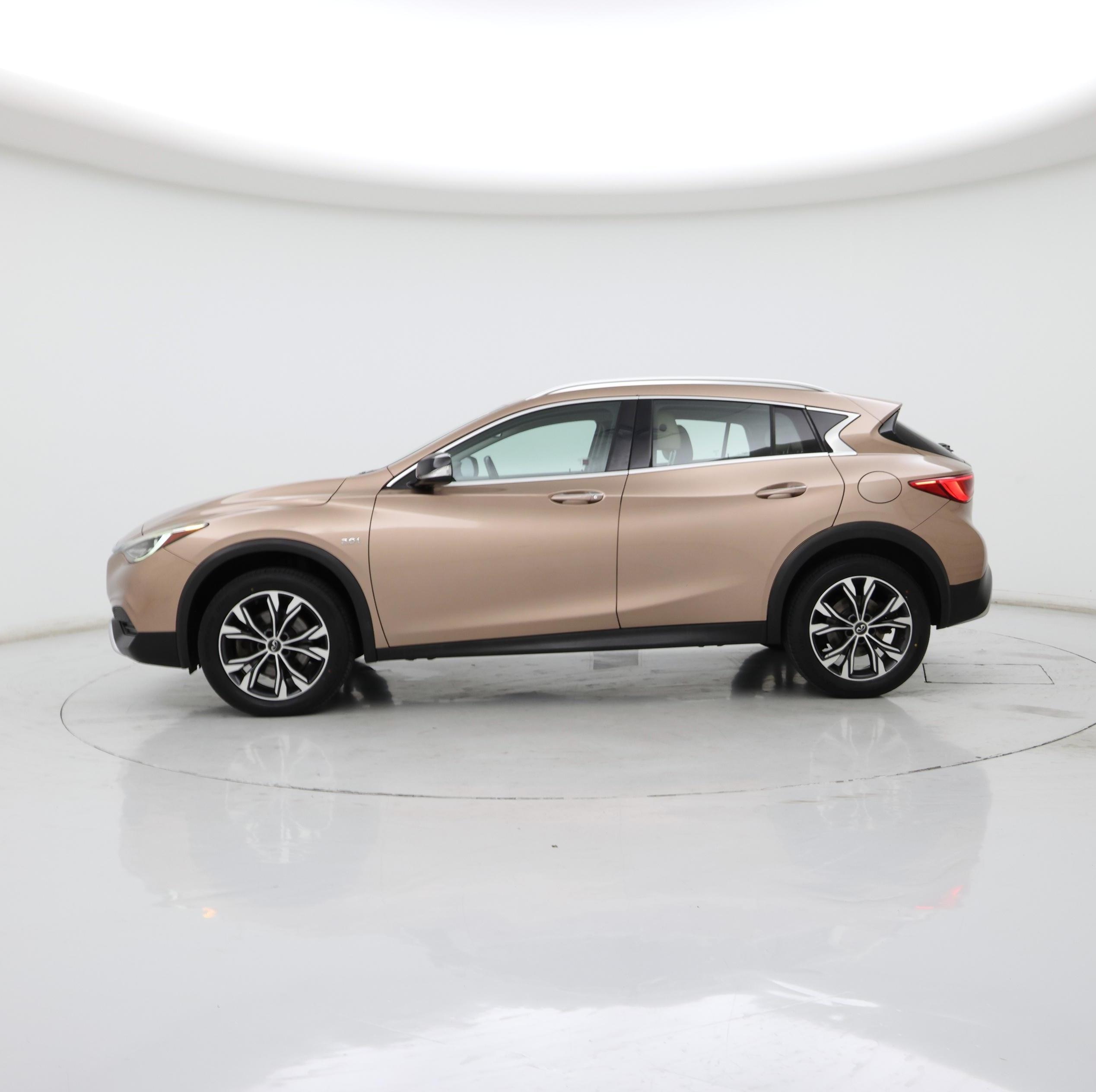 Thumbnail: 2018 INFINITI QX30 - 3