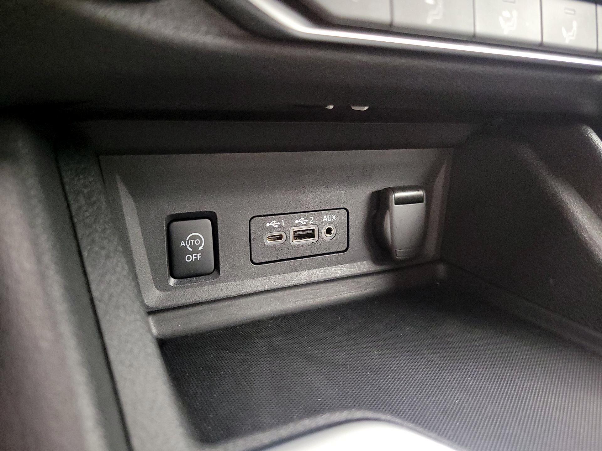 Thumbnail: 2024 Nissan Sentra - 18