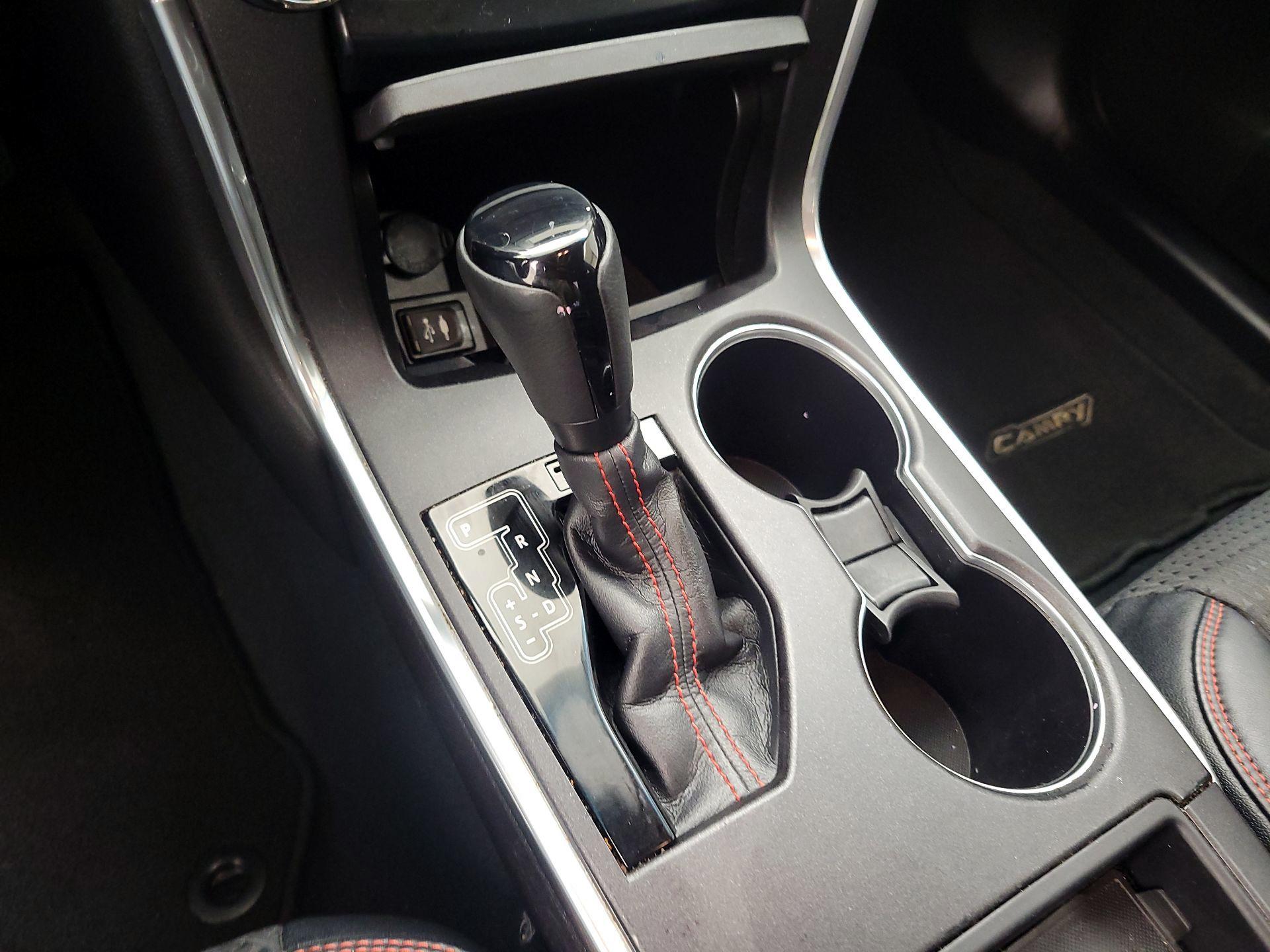 Thumbnail: 2015 Toyota Camry - 15