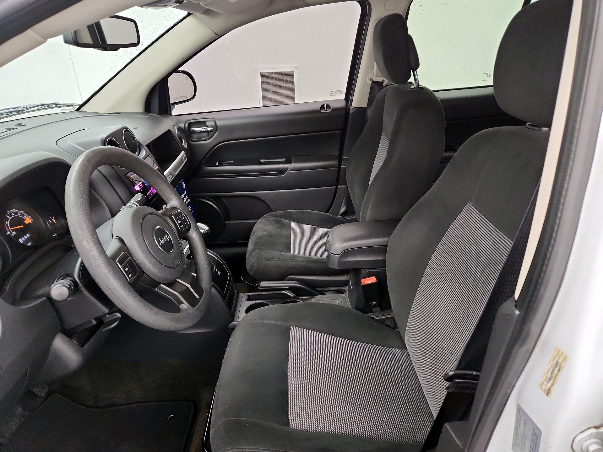 Thumbnail: 2017 Jeep Compass - 11