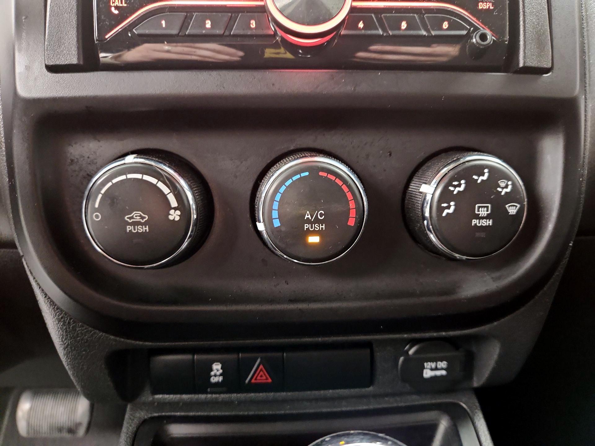 Thumbnail: 2017 Jeep Compass - 14