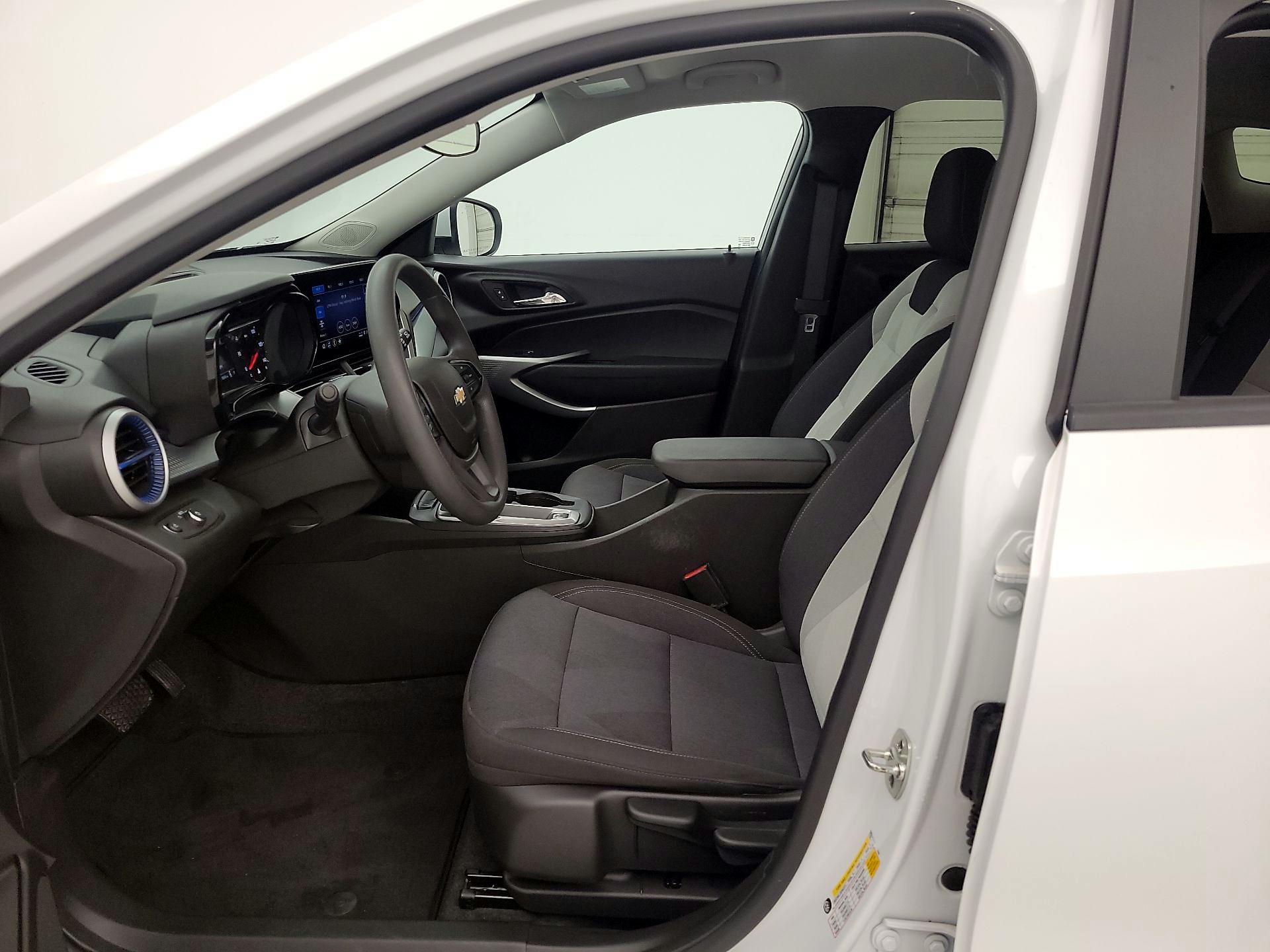 Thumbnail: 2025 Chevrolet Trax - 11