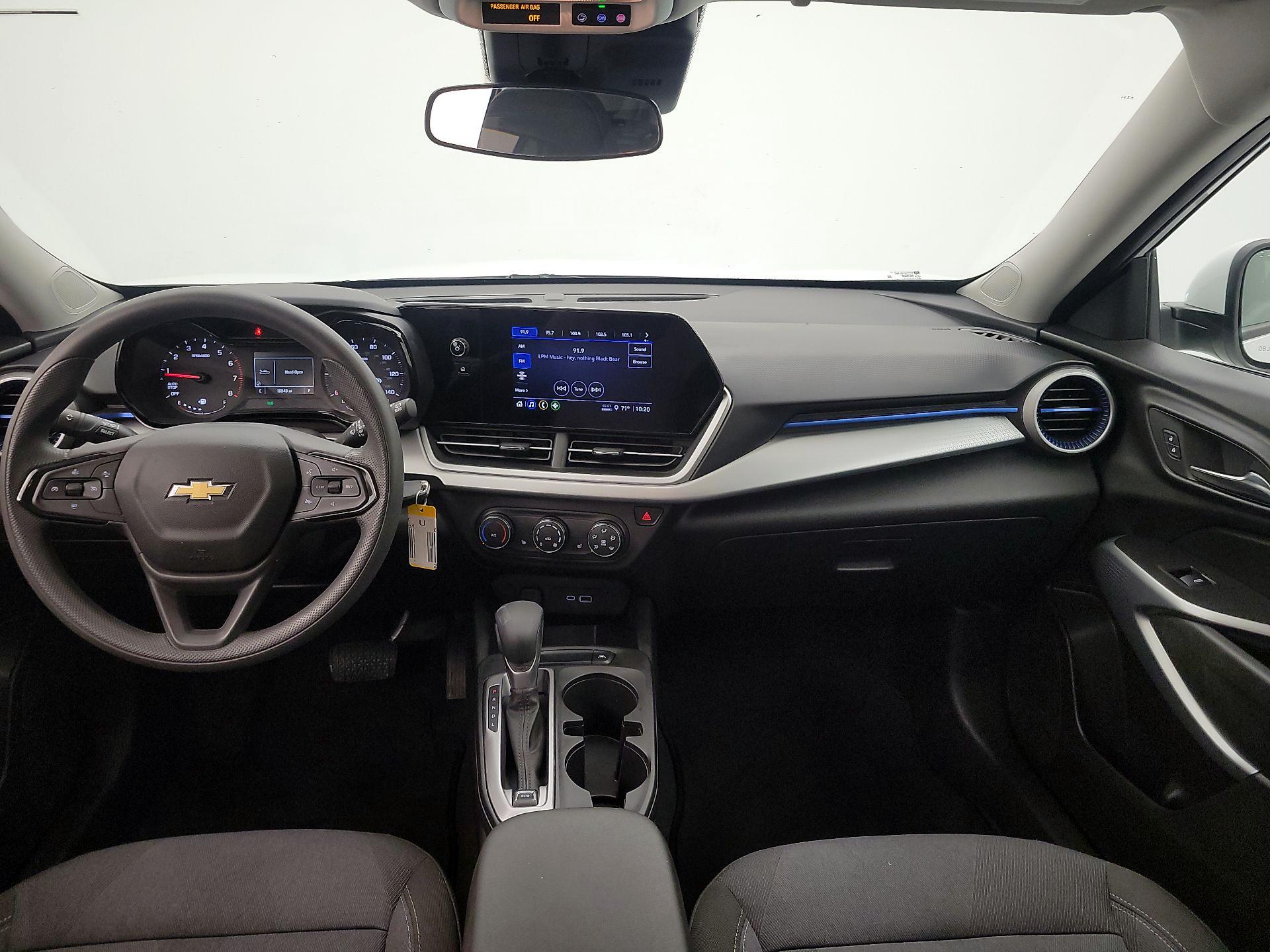 Thumbnail: 2025 Chevrolet Trax - 16